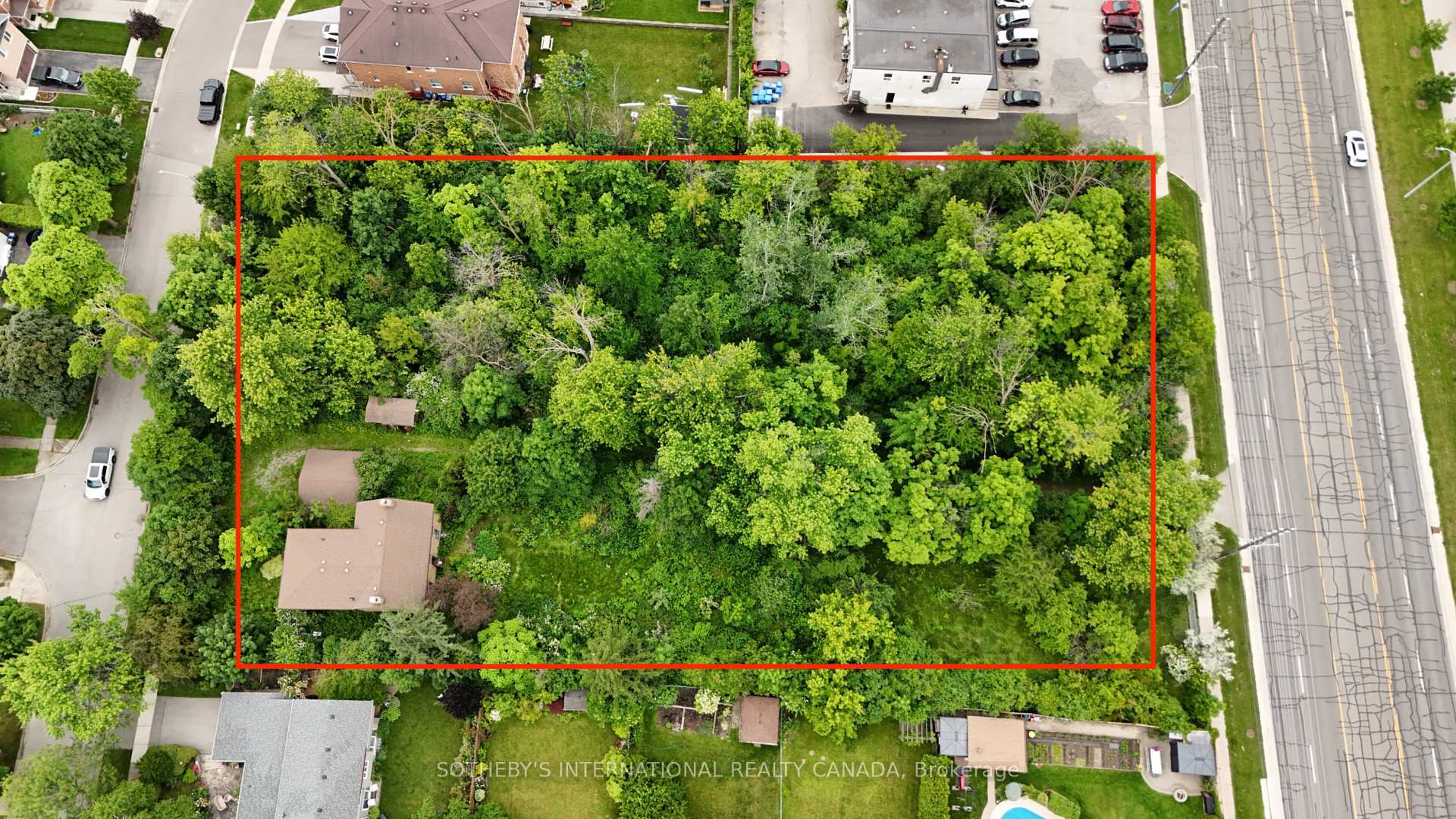 Photo de la propriété: 1050 Burnhamthorpe Road E ON L4Y 2X6