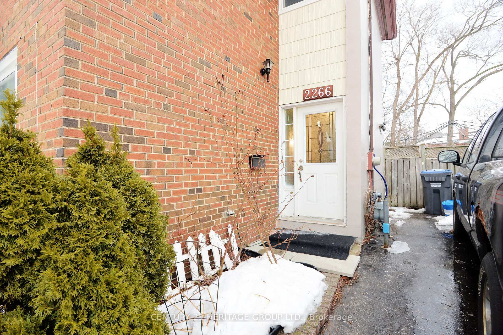 Property Photo: 2266 Brookhurst Road ON L5J 1P9