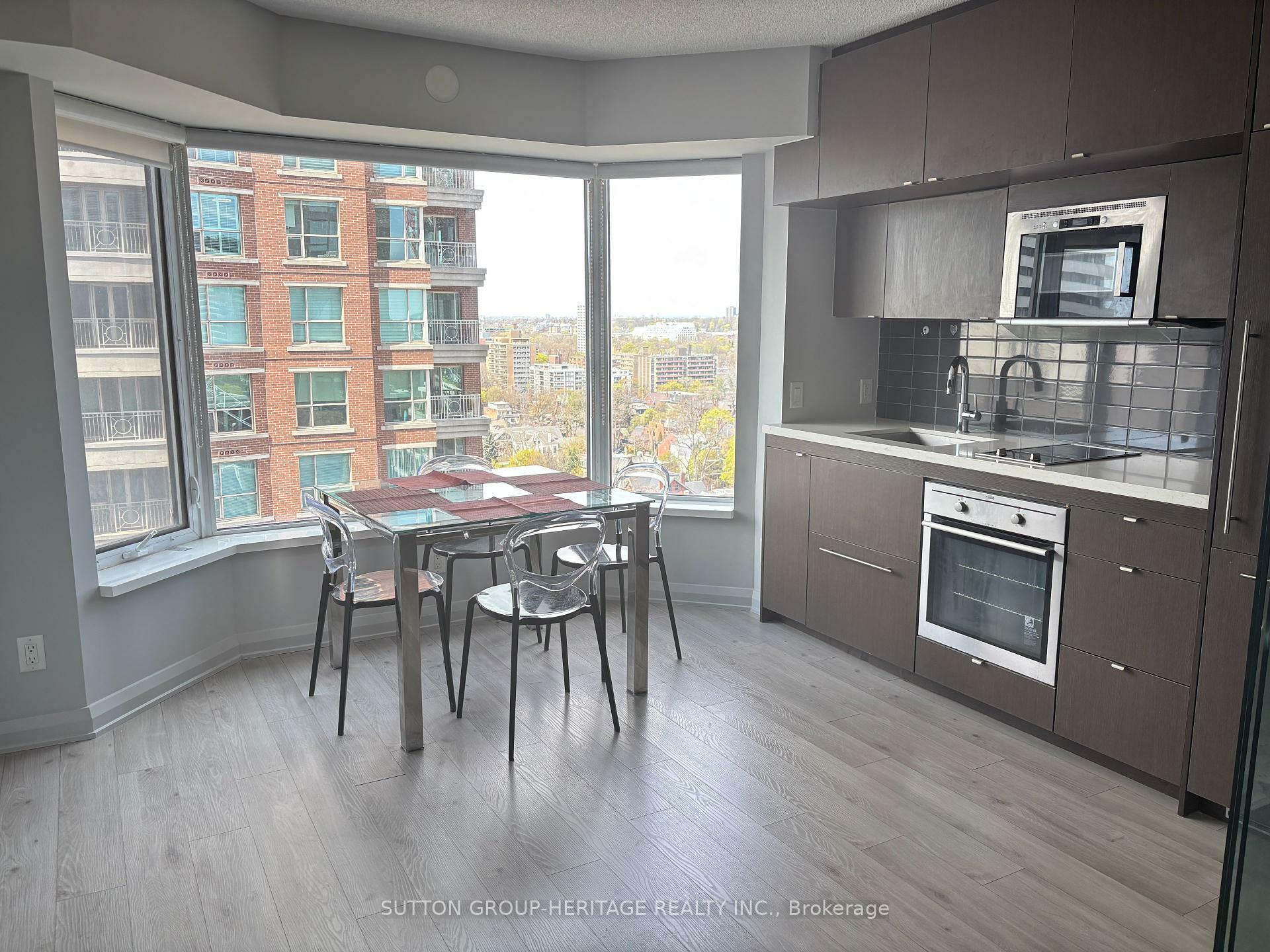 Property Photo: 155 Yorkville Avenue 1815 ON M5R 1C4