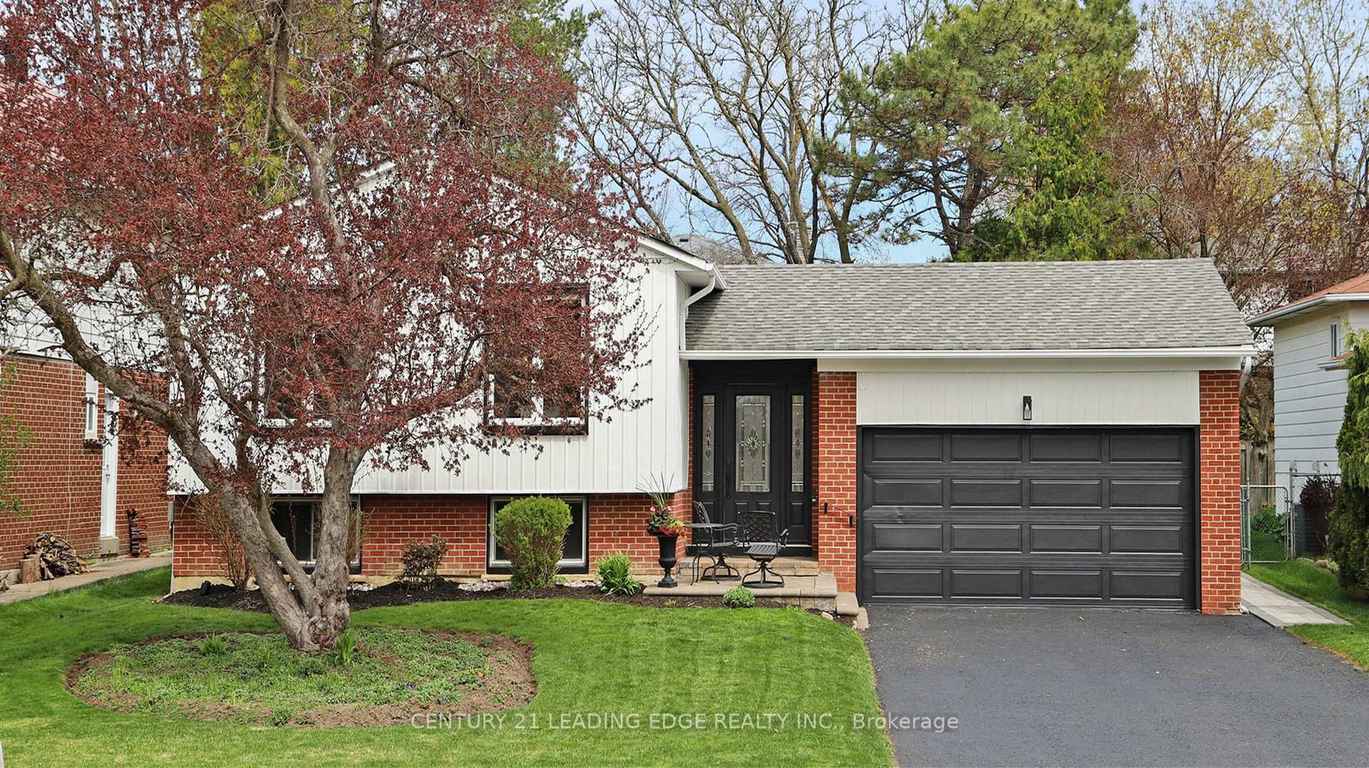 Photo de la propriété: 4 Hamilton Hall Drive ON L3P 2P2