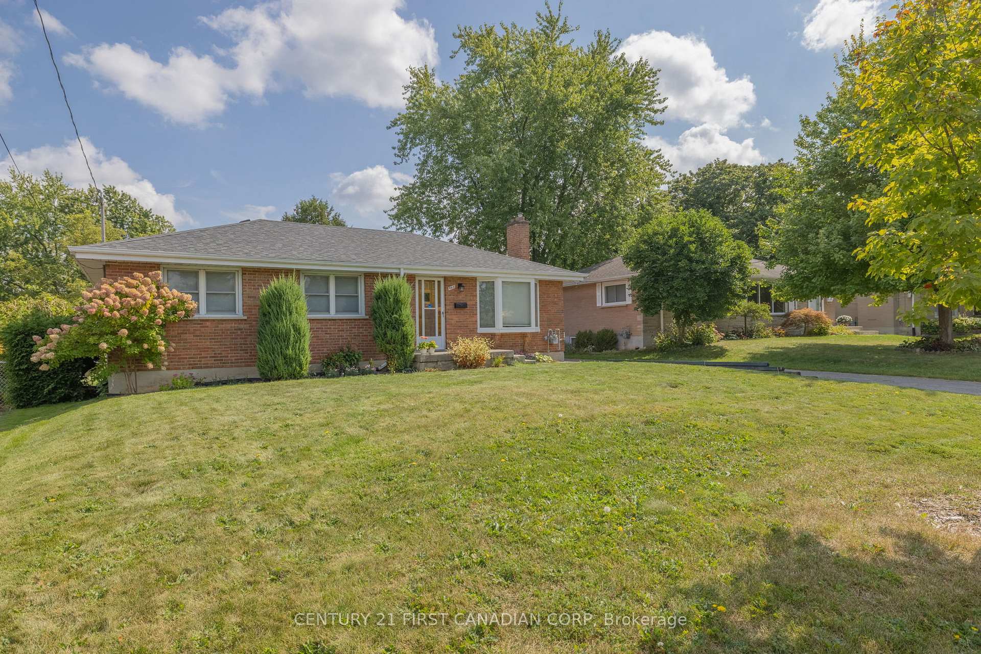Property Photo: 460 Beachwood Avenue ON N6J 3K1