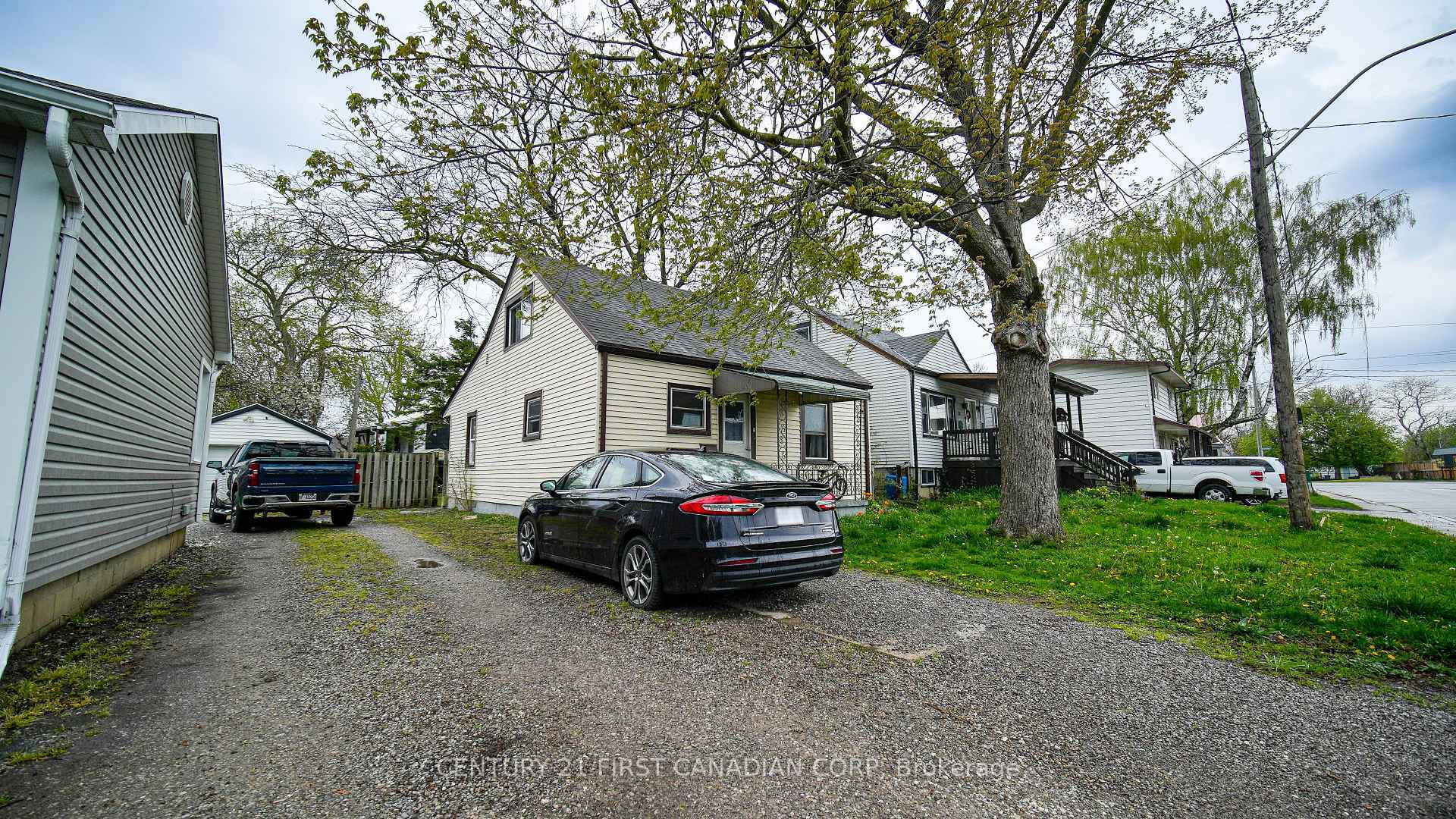 Property Photo: 19 Montgomery Drive ON N8A 1P2