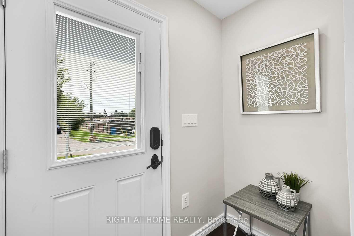 Property Photo:  600 Ridgeway Avenue  ON L1J 2W2 