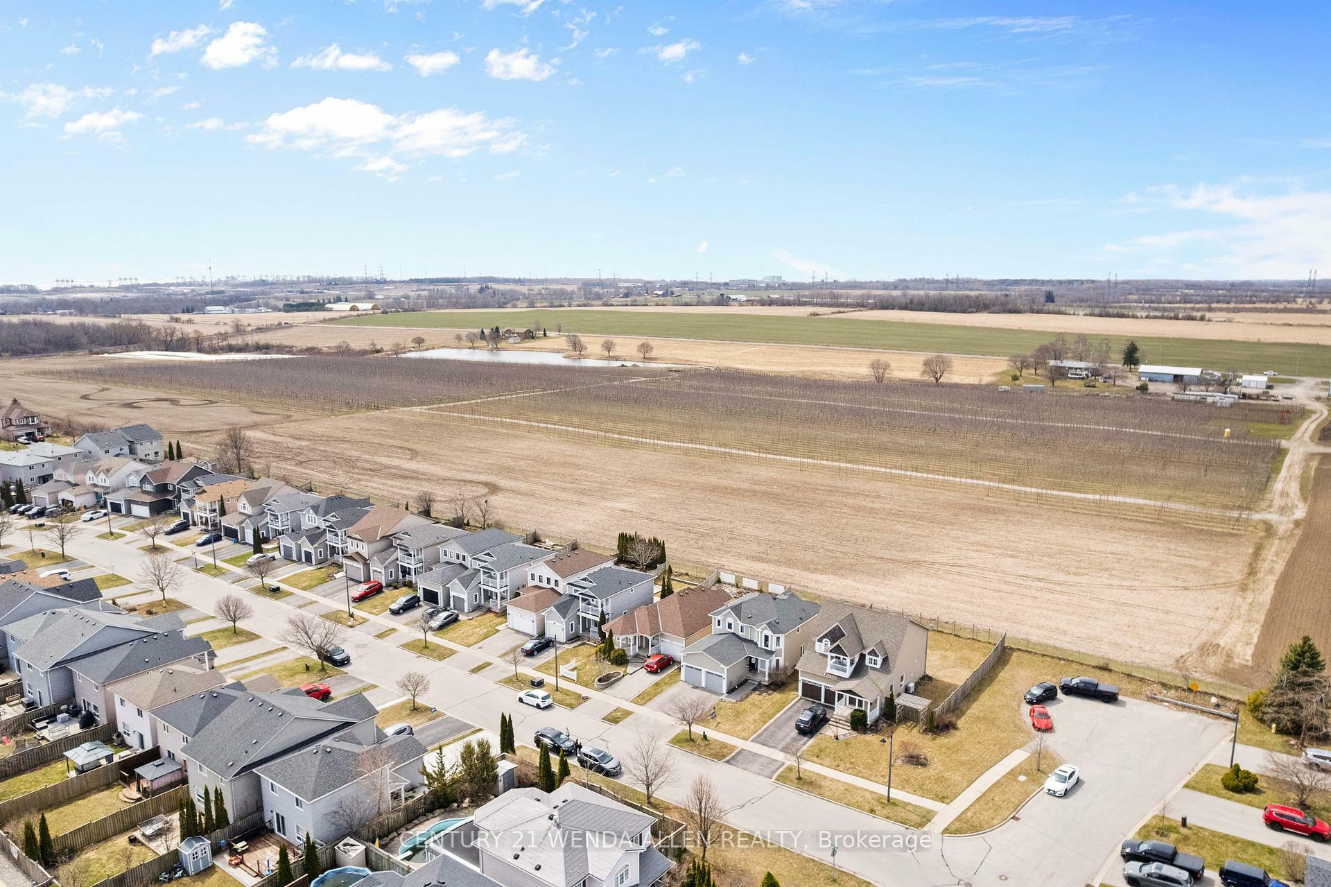 Property Photo: 6 Hammond Street ON L1C 5E5