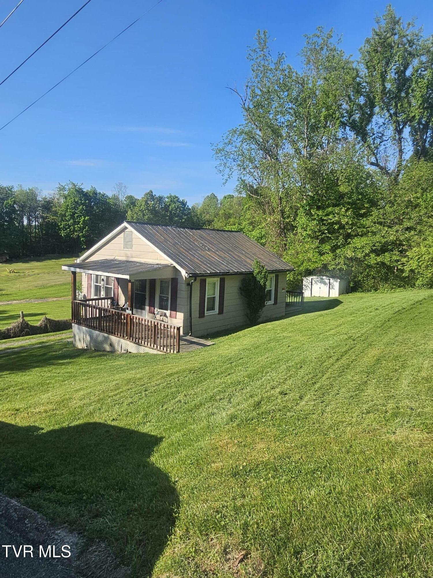 Property Photo: 406 Banks Street TN 37745