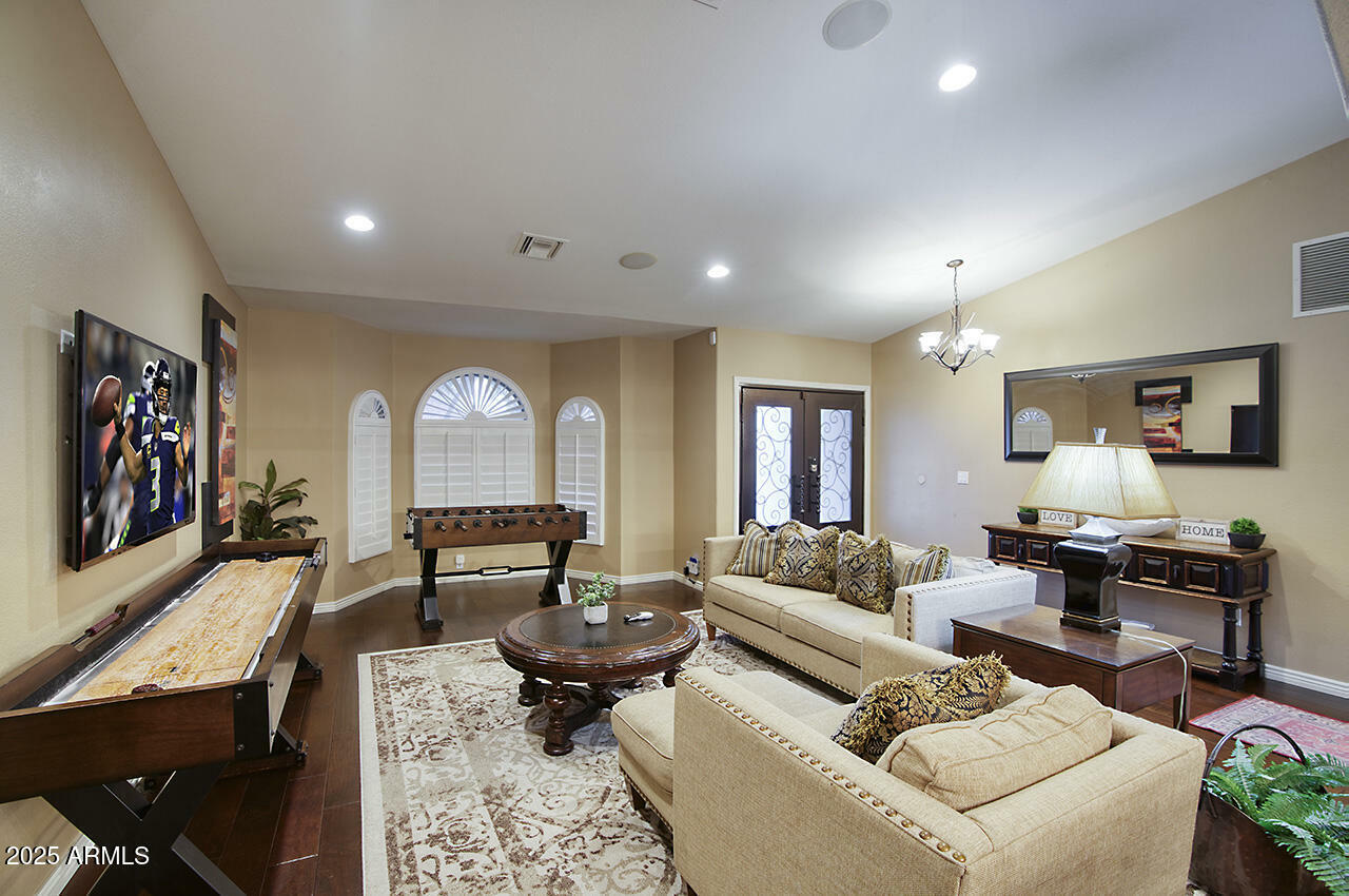 Property Photo: 5672 E Beverly Lane AZ 85254