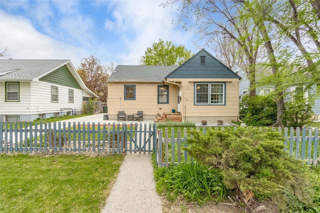 Property Photo: 424 Miles Avenue MT 59101