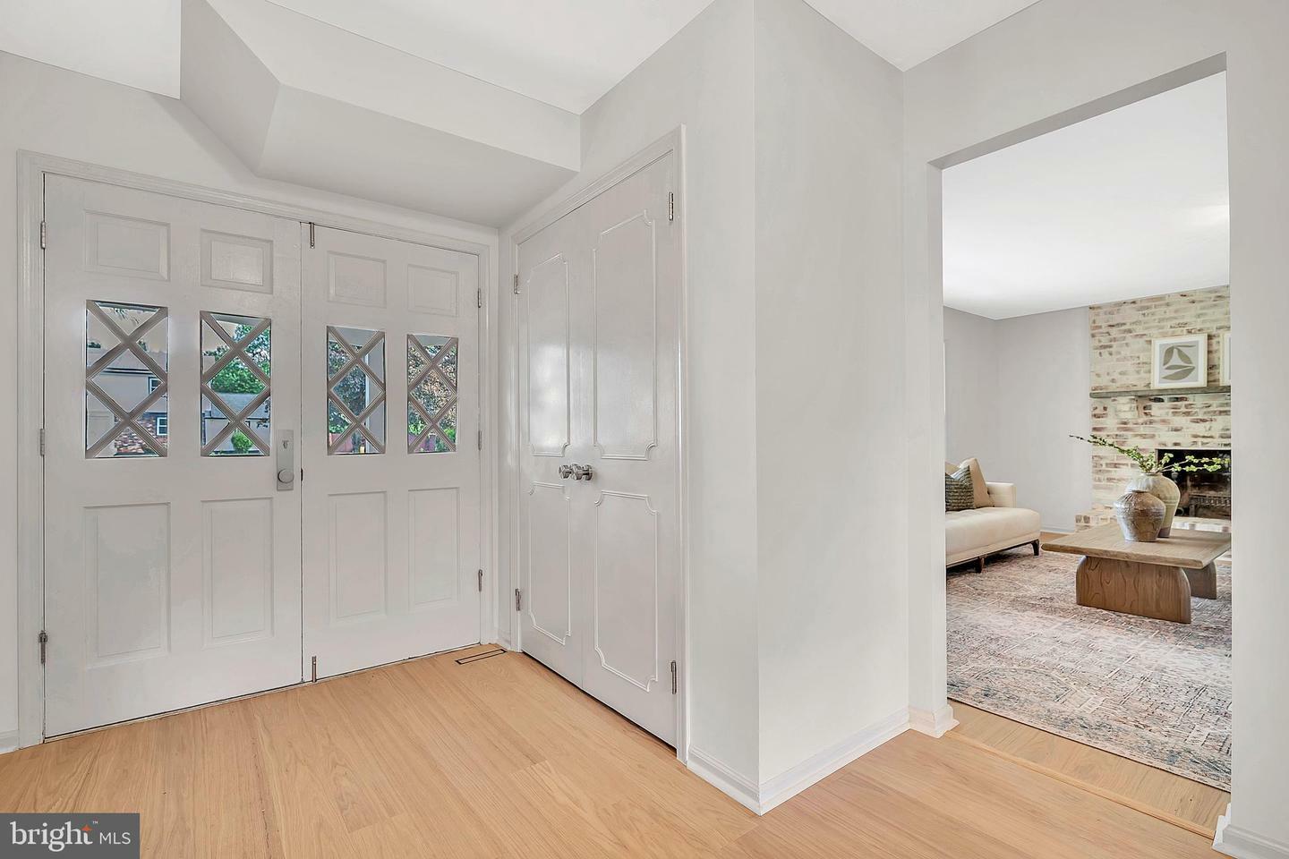 Property Photo: 10 Manor Ridge Drive NJ 08550
