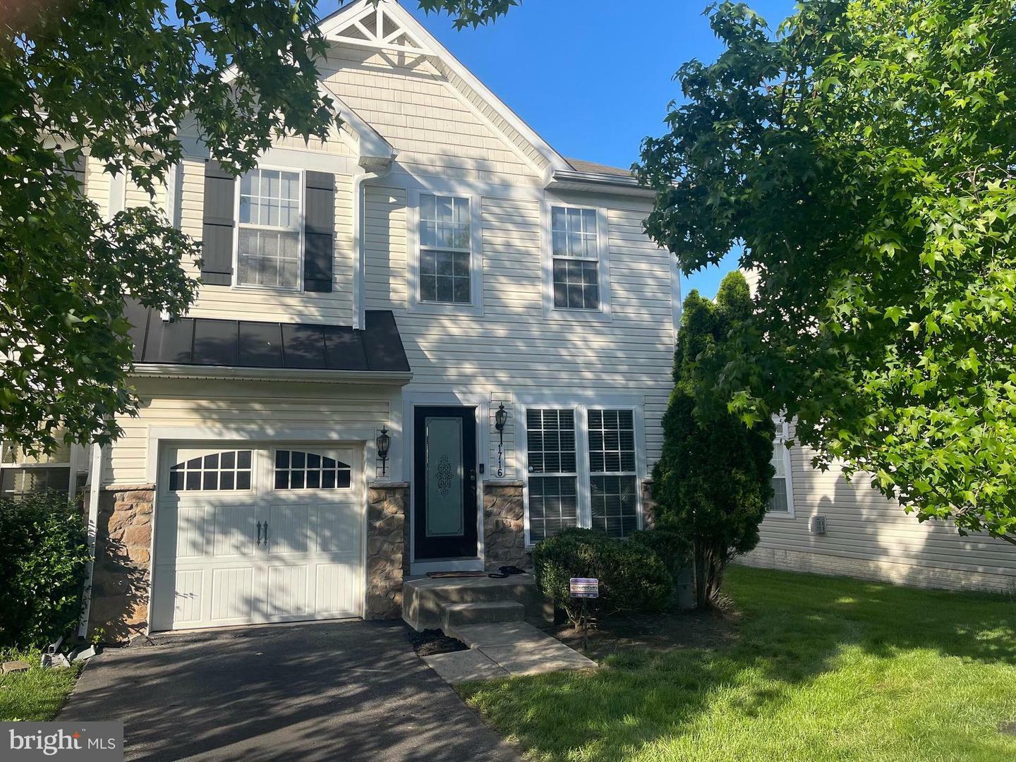 Property Photo: 1716 Sunningdale Lane MD 21076