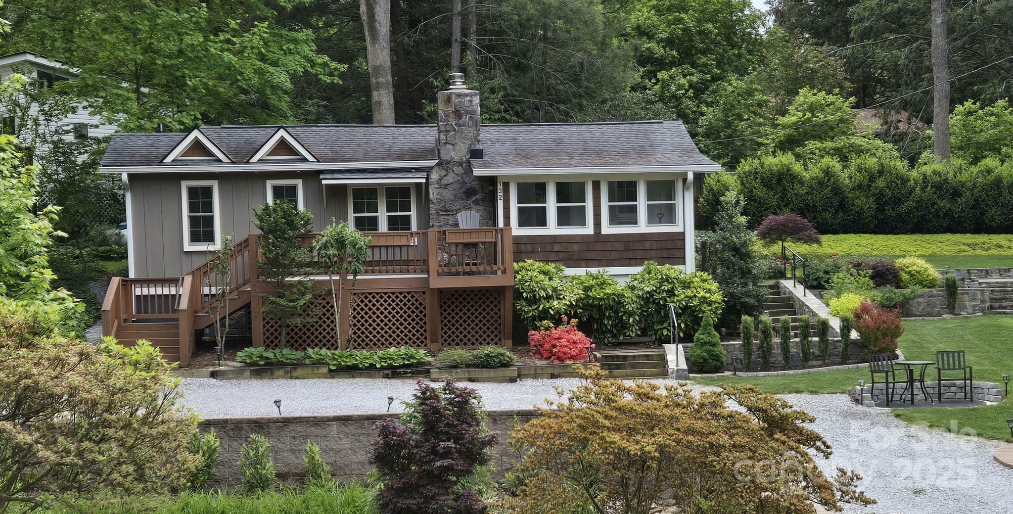Property Photo: 132 Sycamore Terrace NC 28704