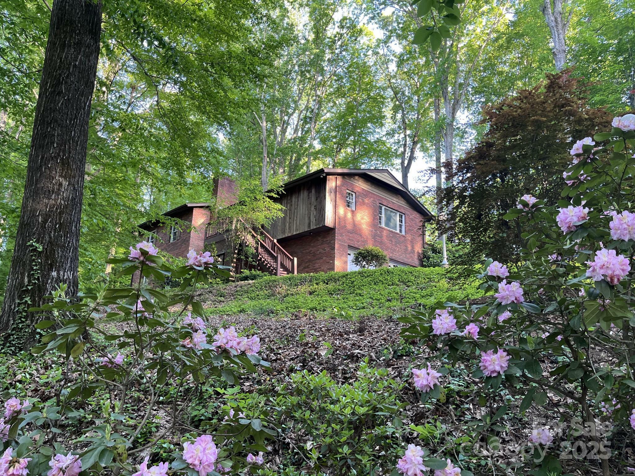 Property Photo: 231 Davis Drive NC 28655