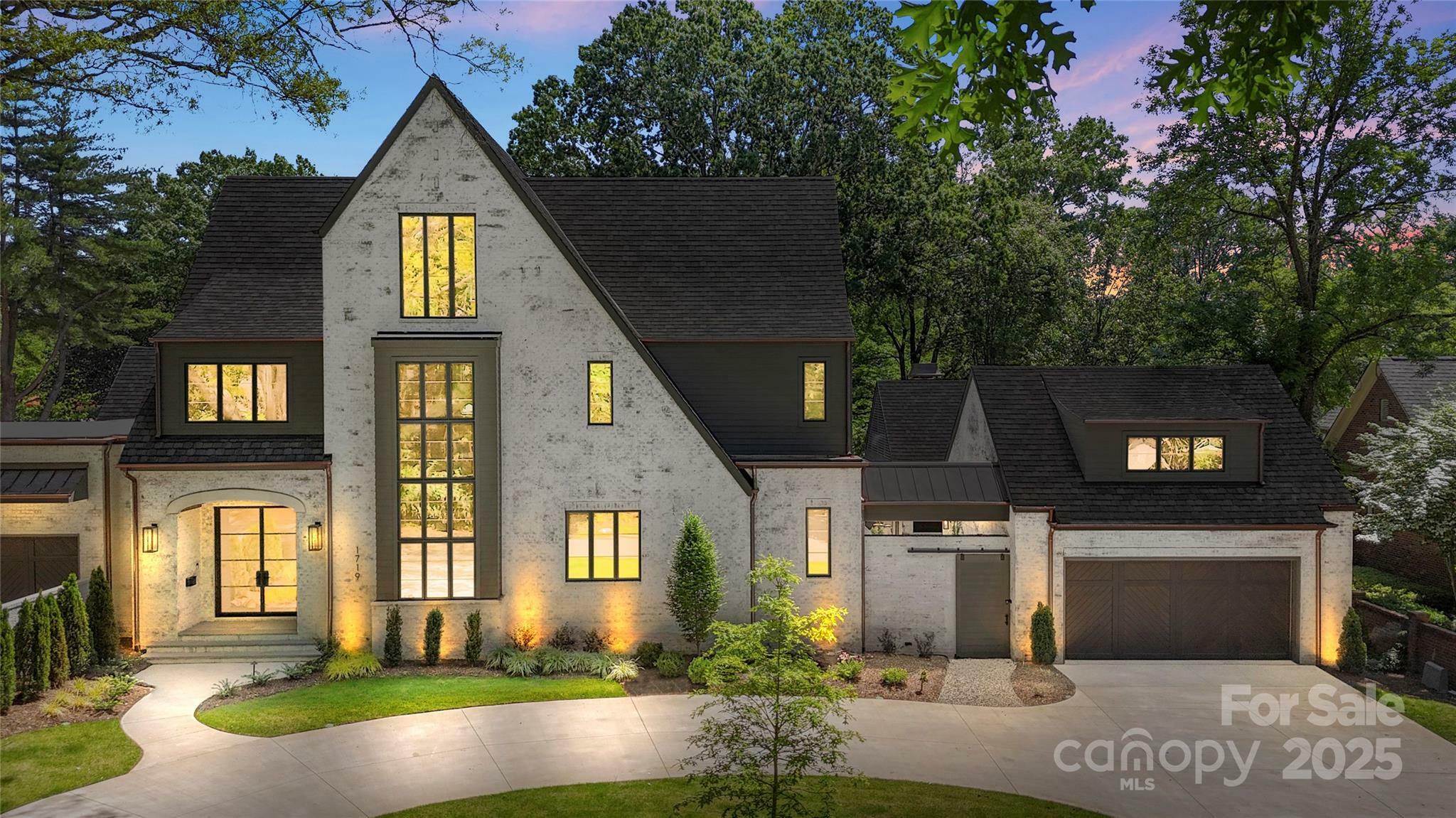 Property Photo: 1719 Shoreham Drive NC 28211
