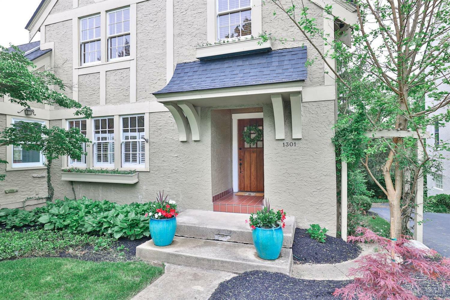Property Photo: 1301 Park Ridge Place OH 45208