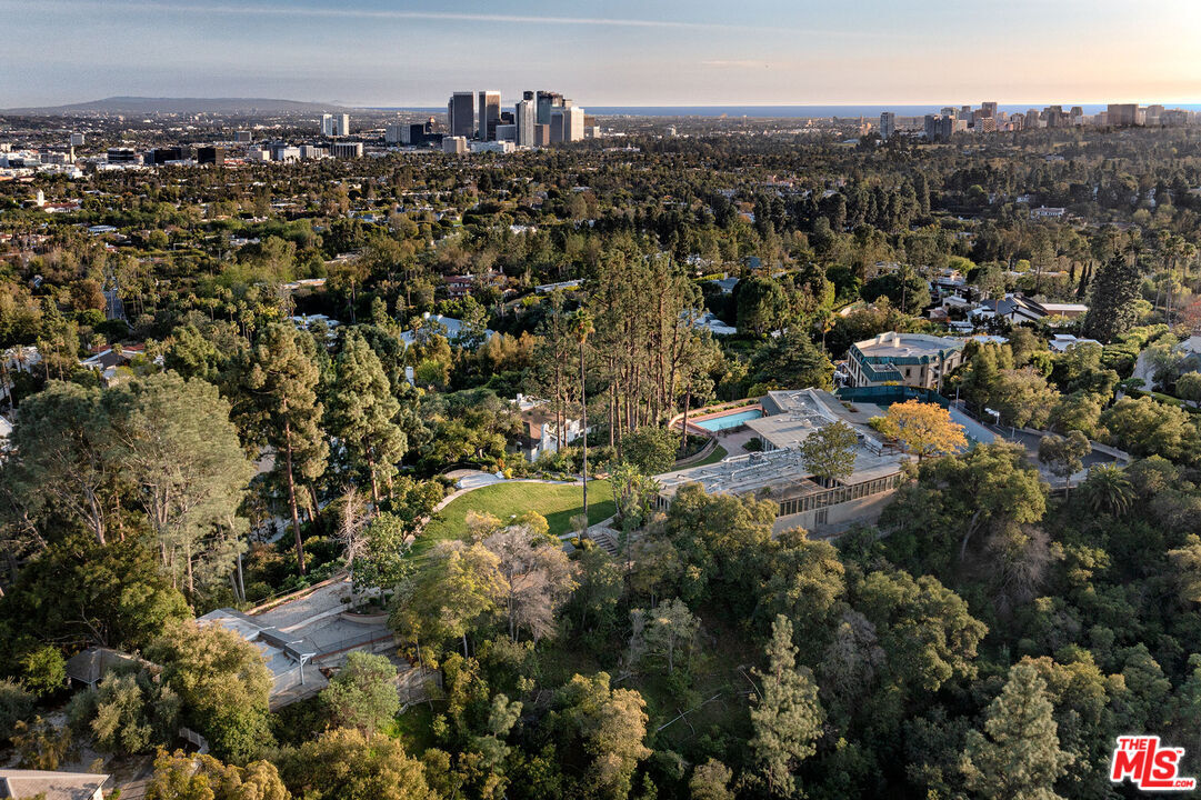 Property Photo: 1005 N Alpine Dr CA 90210