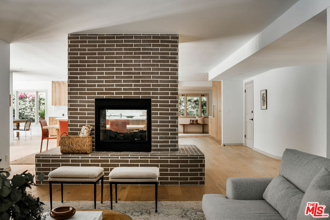 Property Photo: 3433 Wrightview Dr CA 91604