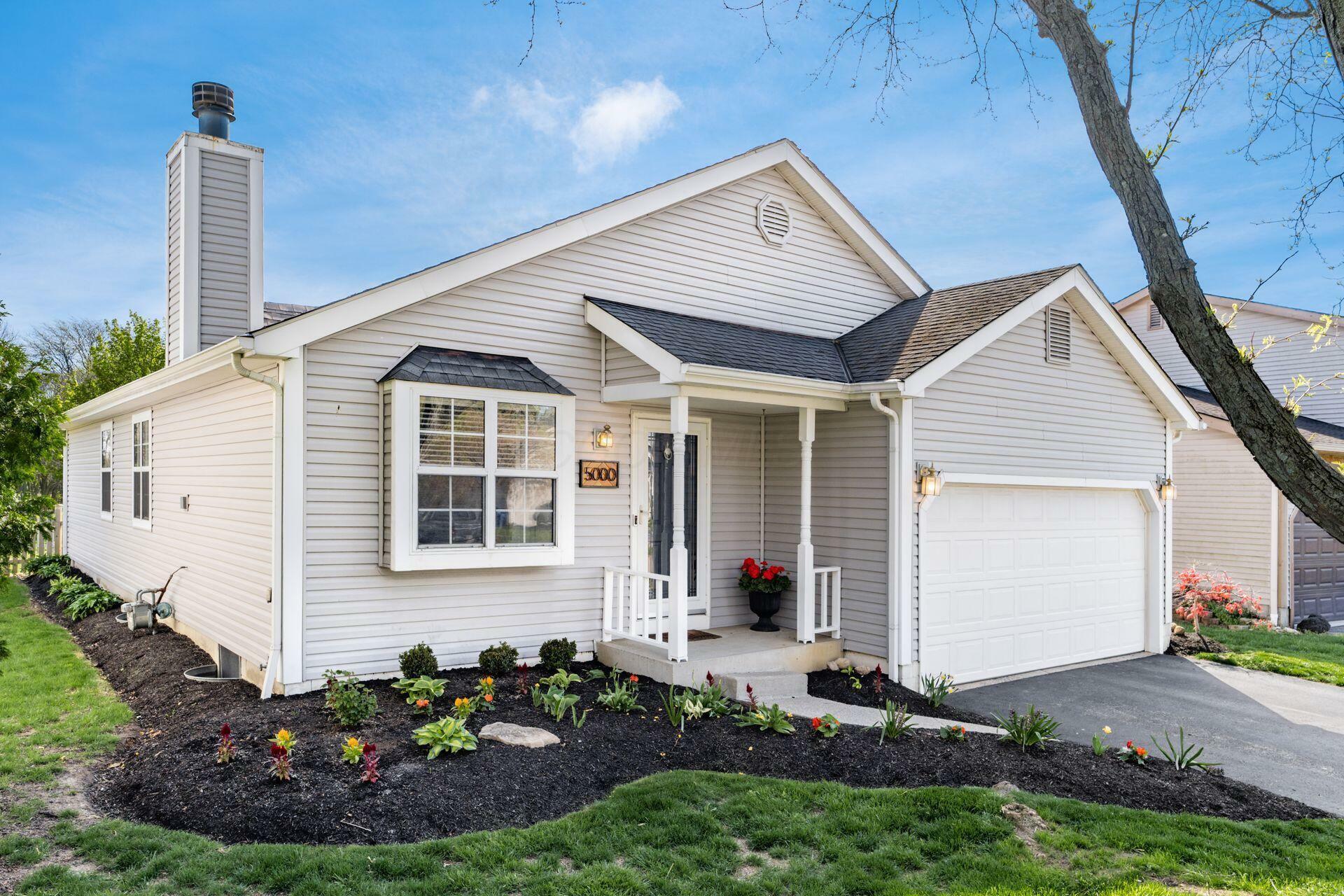 Property Photo: 5000 Castlerea Court OH 43221