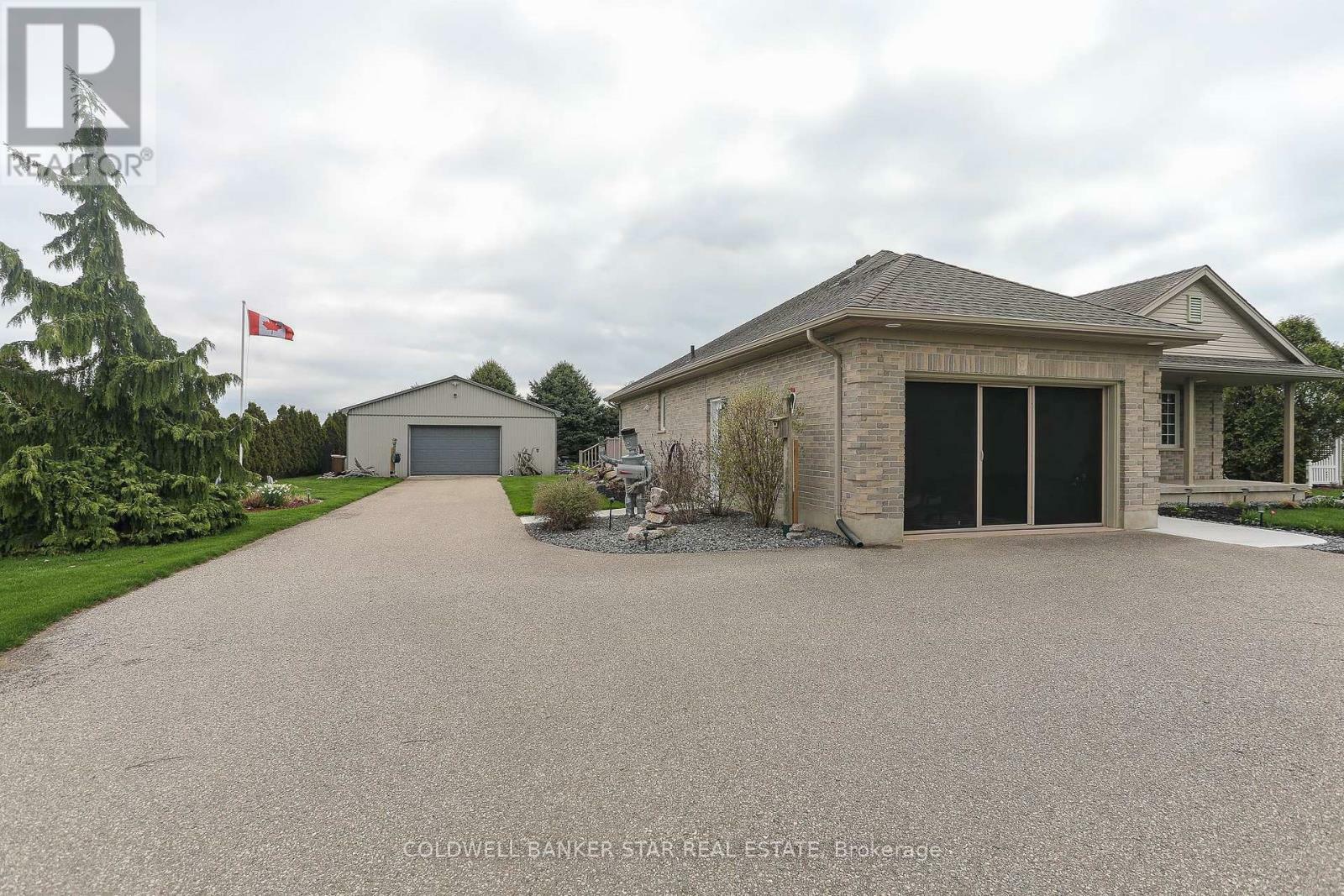 Photo de la propriété: 5176 Imperial Road ON N5H 2R2