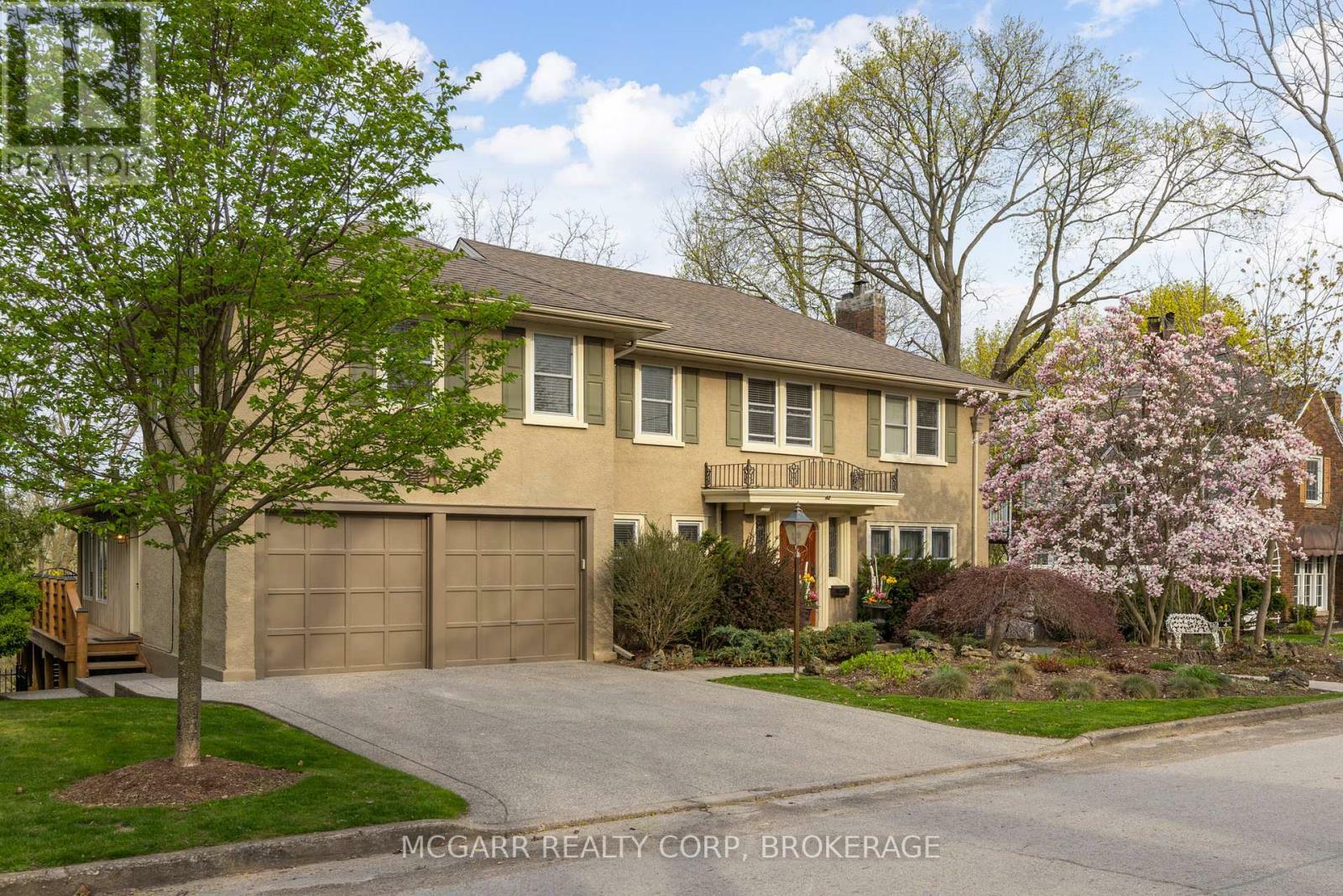 Property Photo: 62 Hillcrest Avenue ON L2R 4Y1