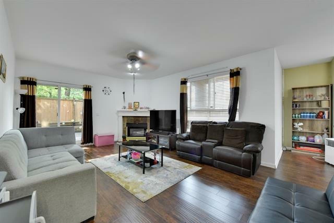 Property Photo: 14993 101A 104 BC V3R 0T1