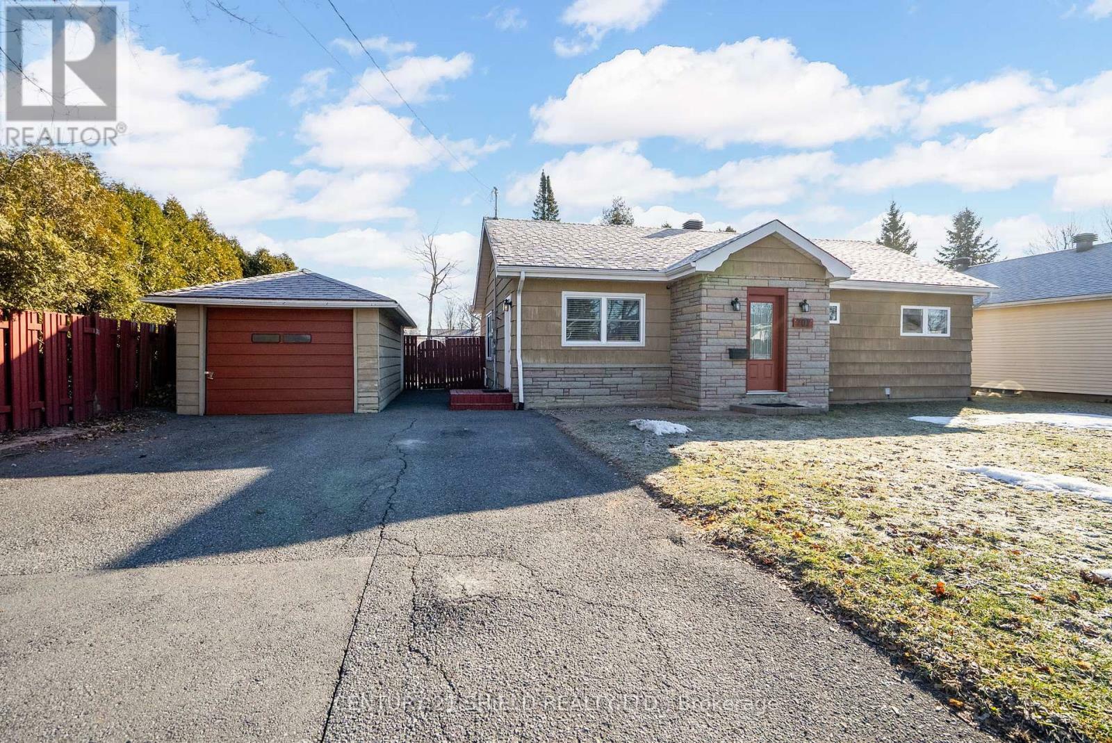 Property Photo: 707 James Street ON K6J 2M5