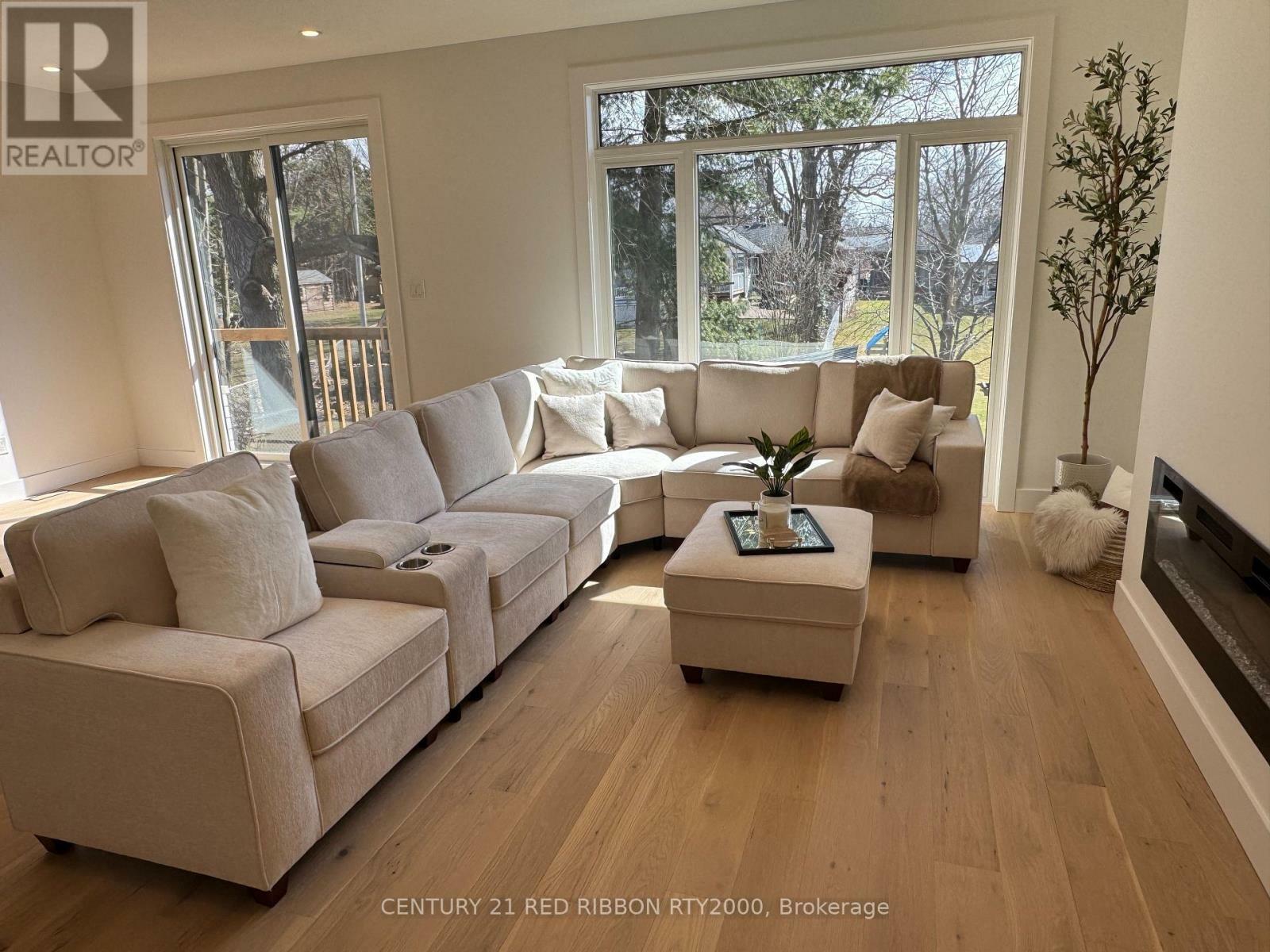 Property Photo: 430 Head Street North 26 ON N7G 2K2