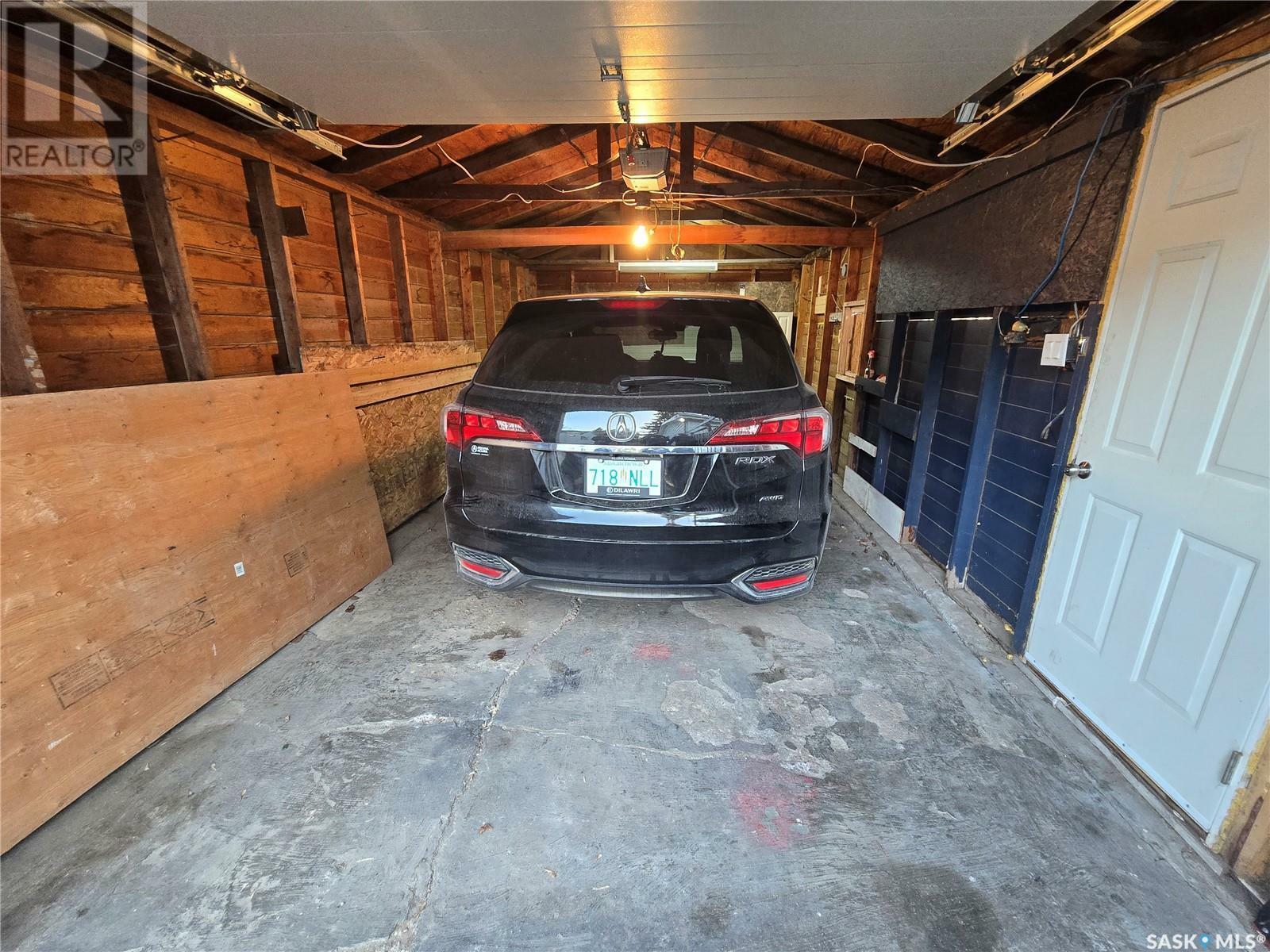 Property Photo: 305 Heward Street SK S0G 4T0