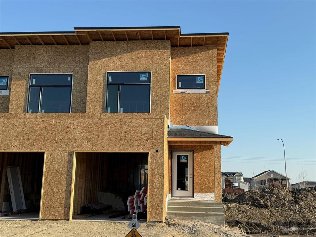 Property Photo: 50 Kootenay Way MB R5G 2Y1