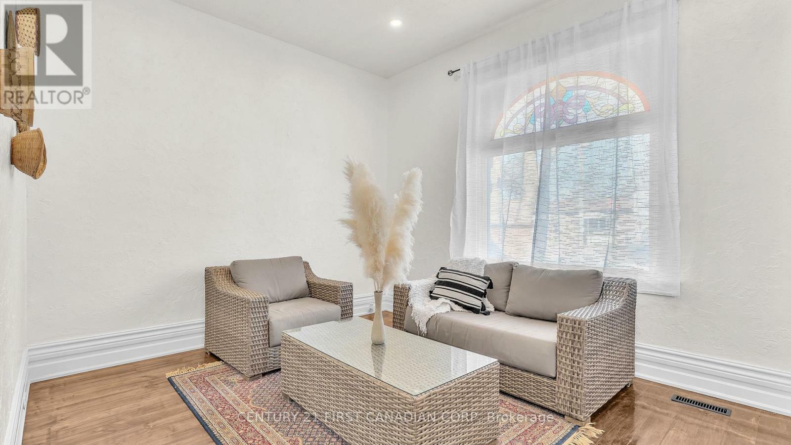 Property Photo: 449 Hamilton Road ON N5Z 1S2