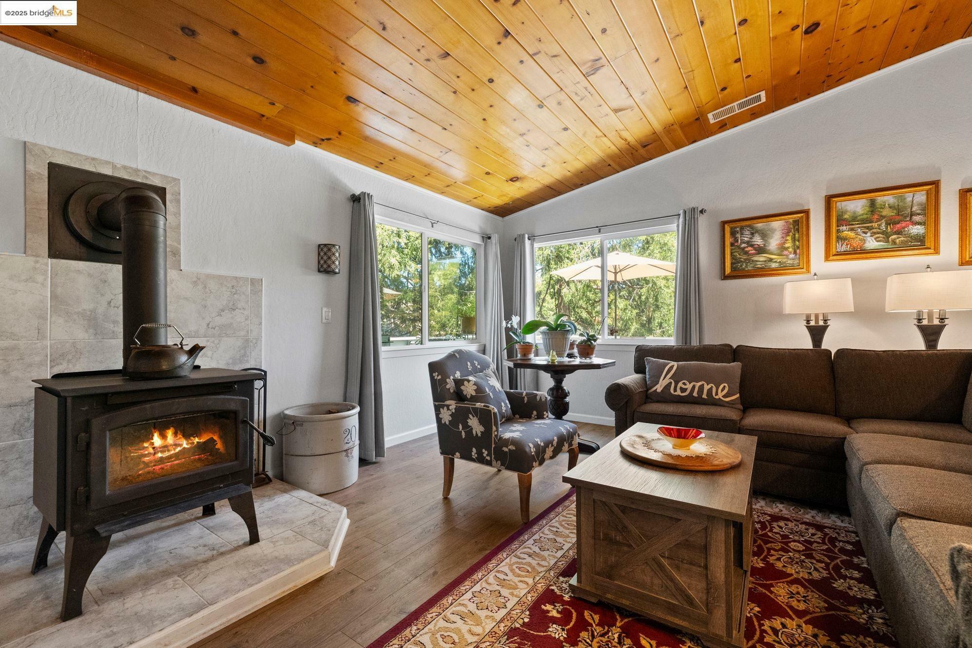 Property Photo: 21570 Eel River Dr CA 95370