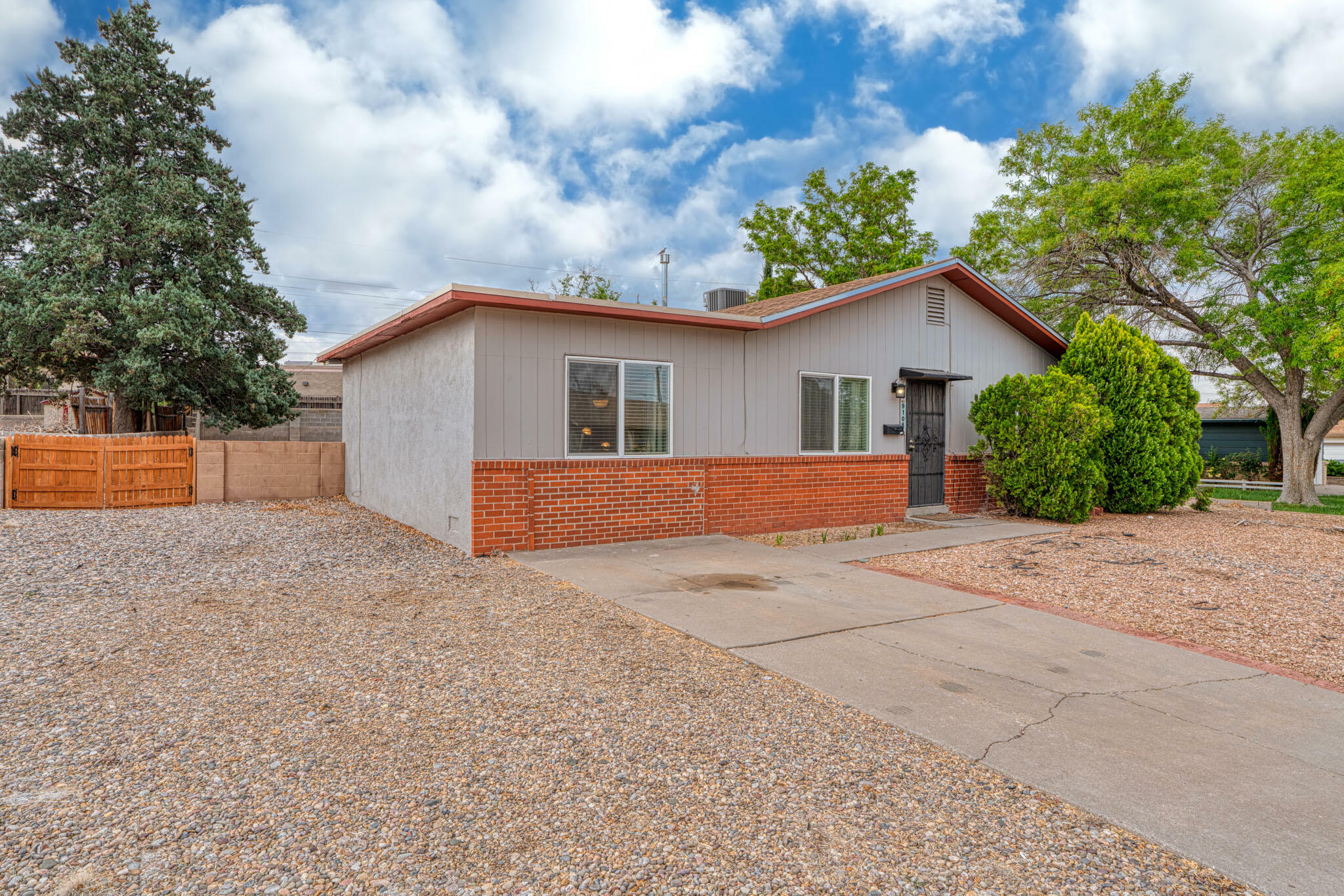 Property Photo: 9108 Lagrima De Oro Road NE NM 87111