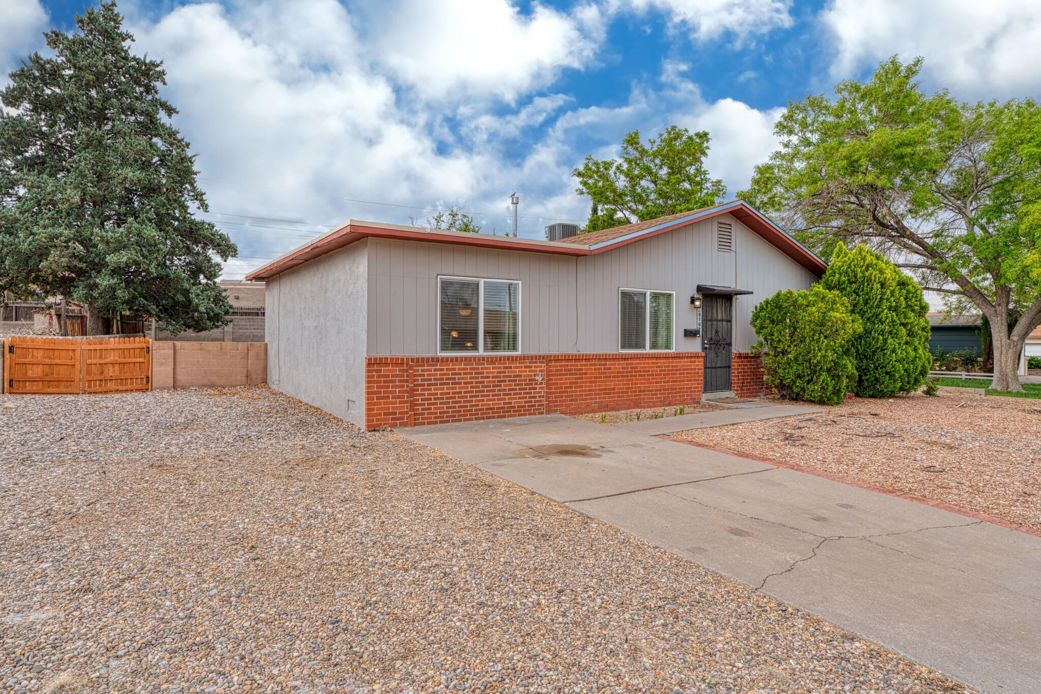 Property Photo: 9108 Lagrima De Oro Road NE NM 87111