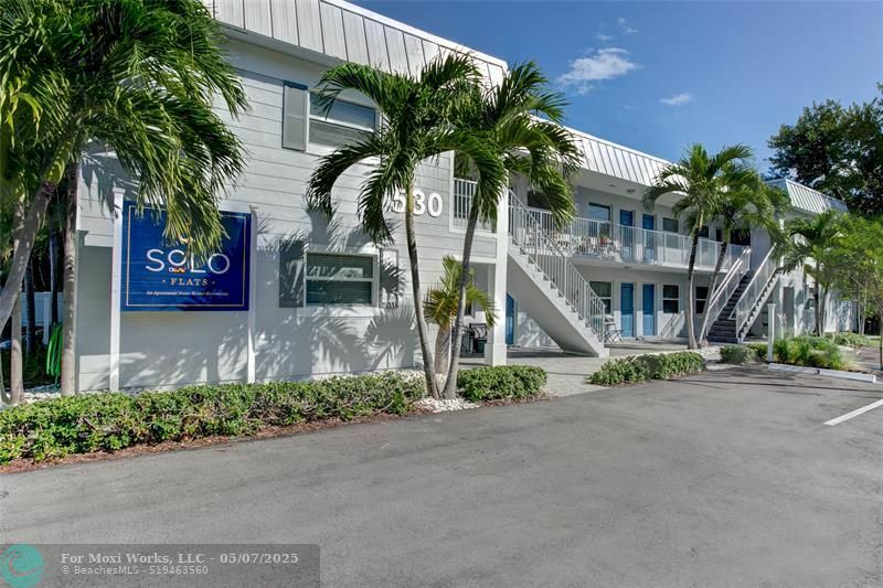 Property Photo: 530 S Federal Hwy 1 FL 33301