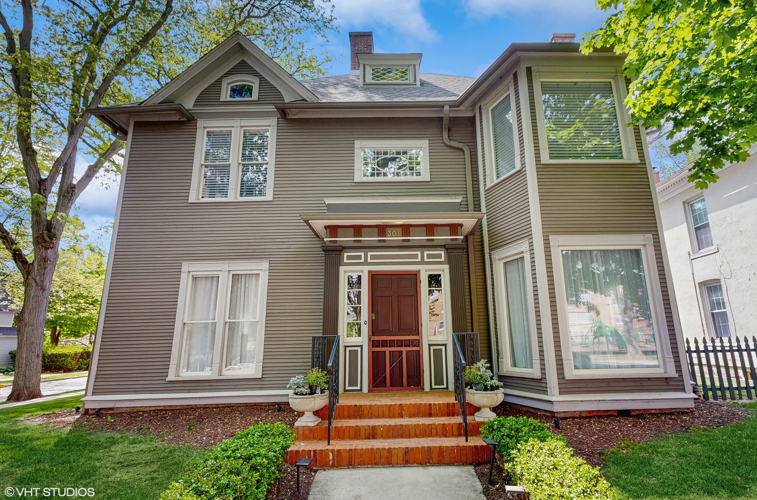 301 Washington Street  Valparaiso IN 46383 photo