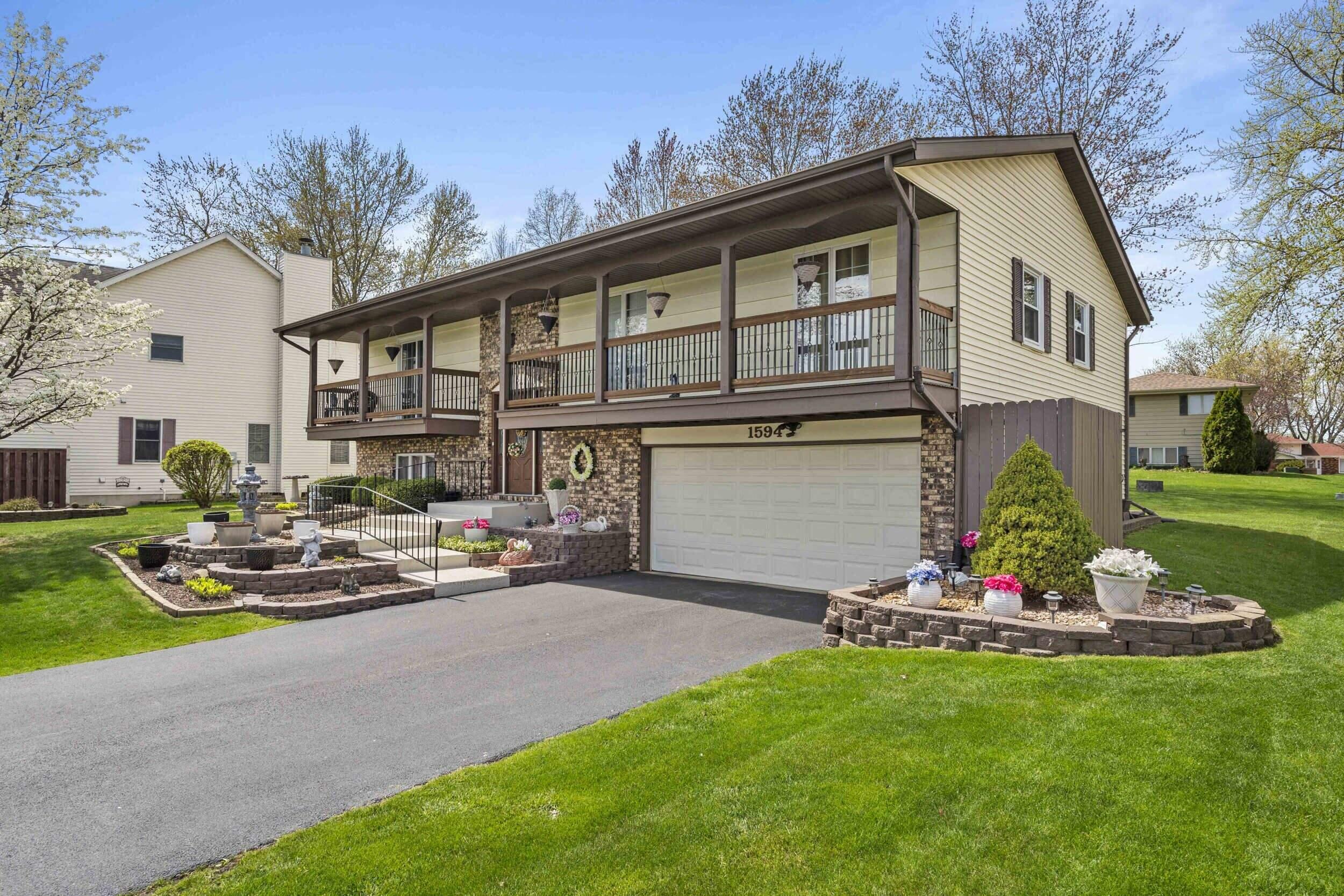 Property Photo: 1594 Sunnyslope Drive IN 46307