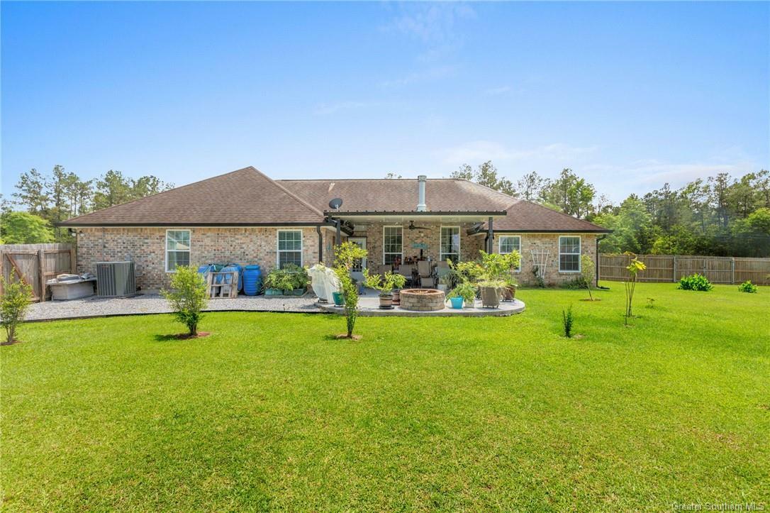 Property Photo: 2740 Kingoak Drive LA 70663