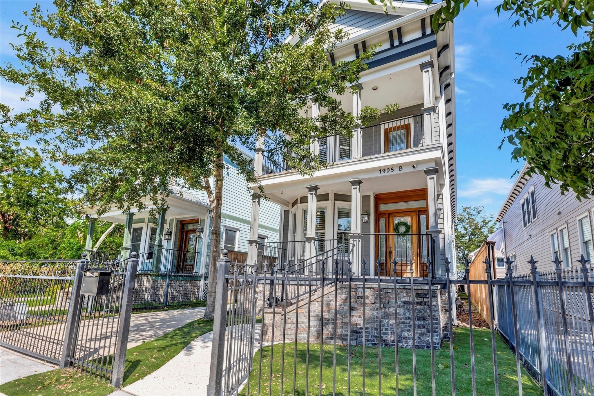 Property Photo:  1905 W 14th Street B  TX 77008 