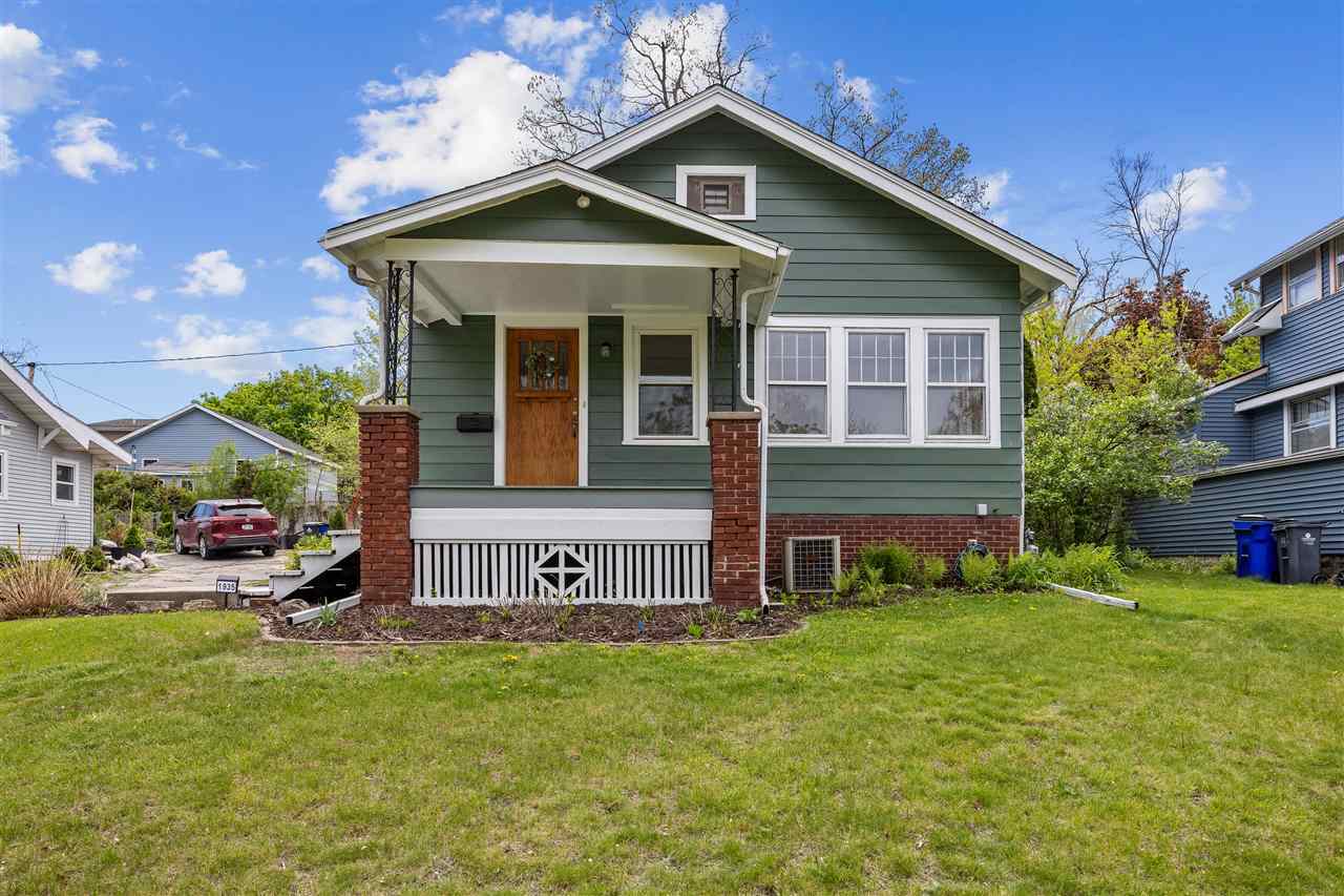 Property Photo: 1935 8th Ave SE IA 52403