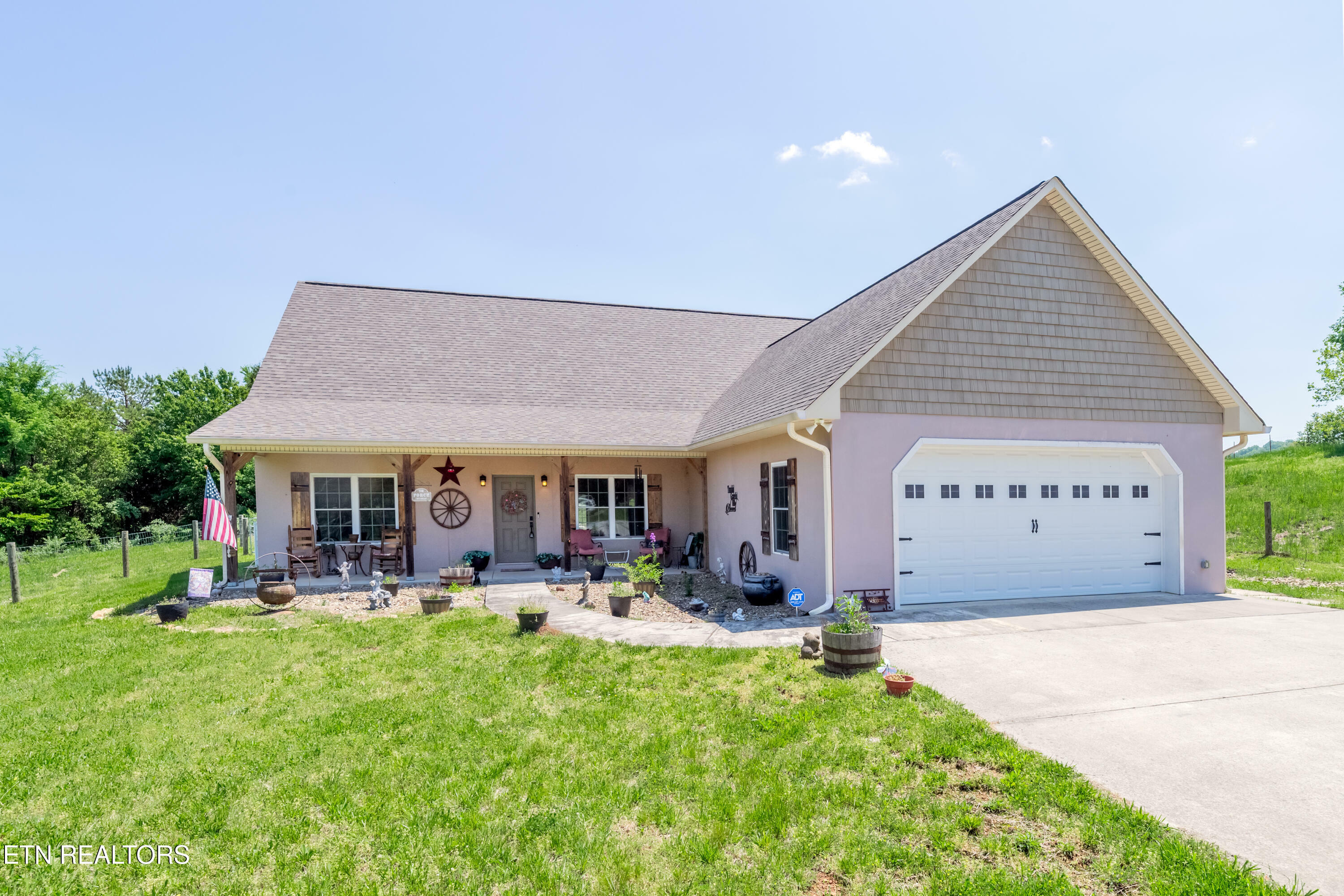 Property Photo: 639 Buck Creek Rd TN 37763