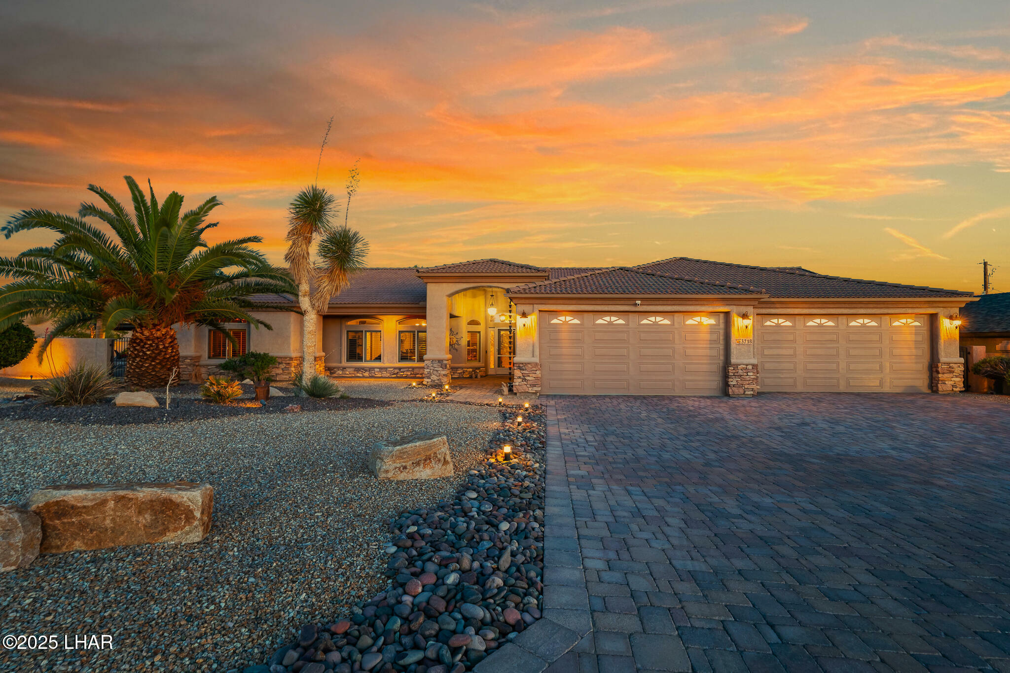 Property Photo: 3718 El Dorado Ave AZ 86406