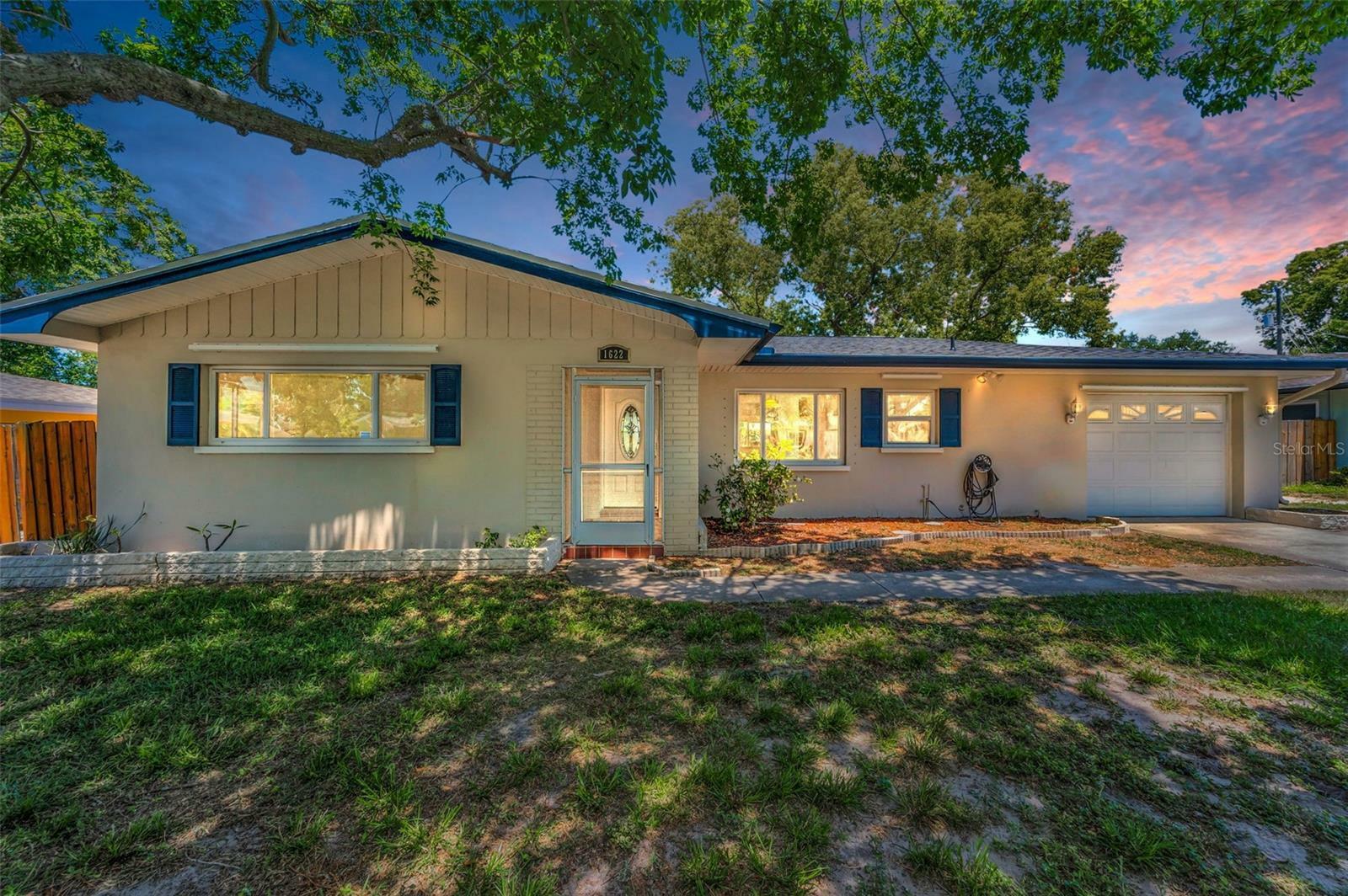 Property Photo: 1622 Elizabeth Lane FL 33755