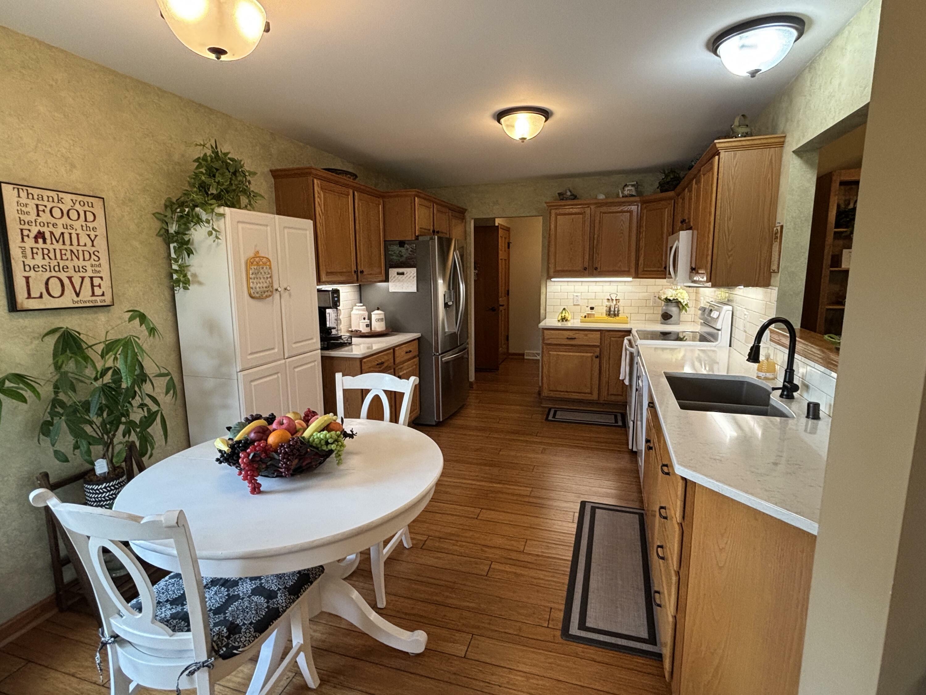Property Photo:  1210 Steeplechase Dr  WI 53094 