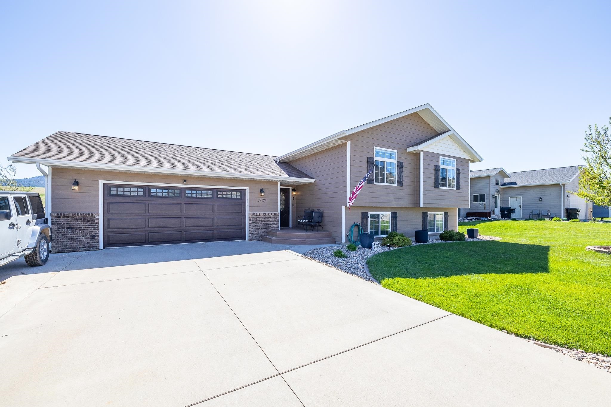 Property Photo: 1727 Iron Horse Loop SD 57783