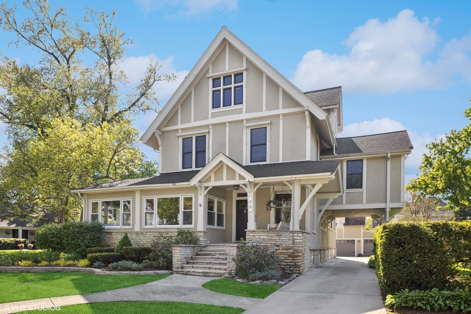 Property Photo: 212 7th Avenue IL 60525