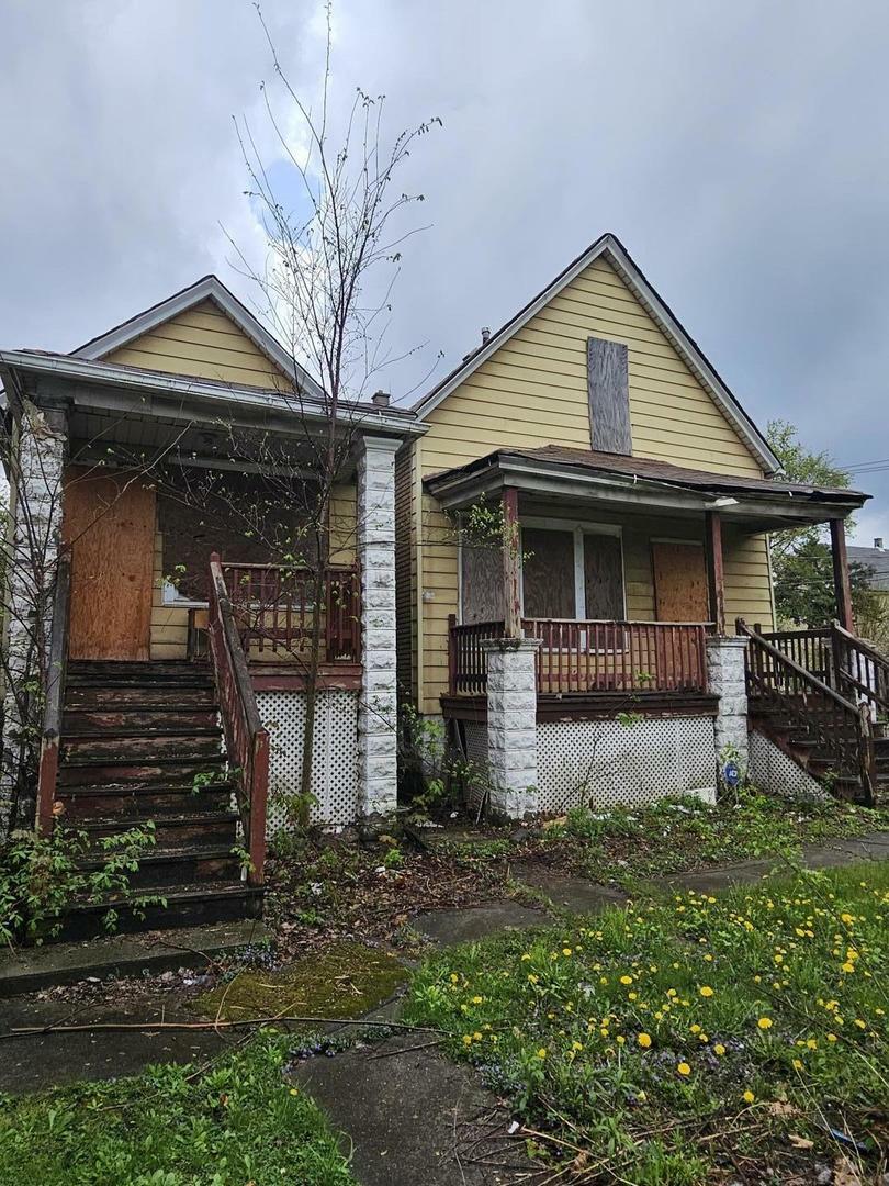 Property Photo:  11920 S Calumet Avenue  IL 60628 