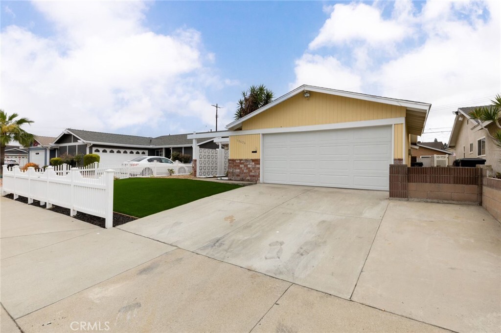 Property Photo: 10626 Briar Street CA 90650