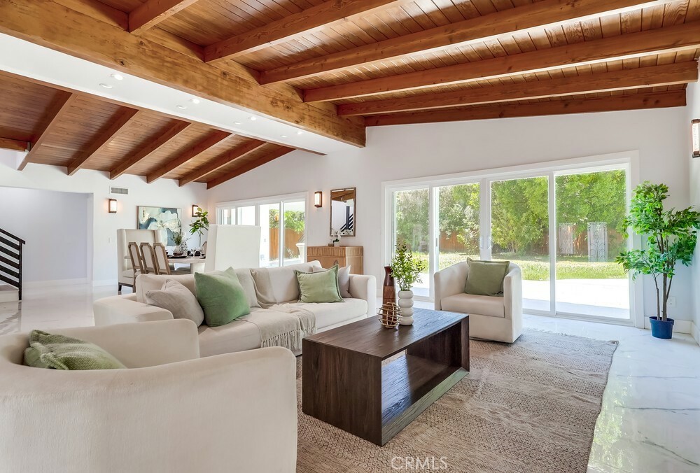 22555 Califa Street  Woodland Hills CA 91367 photo