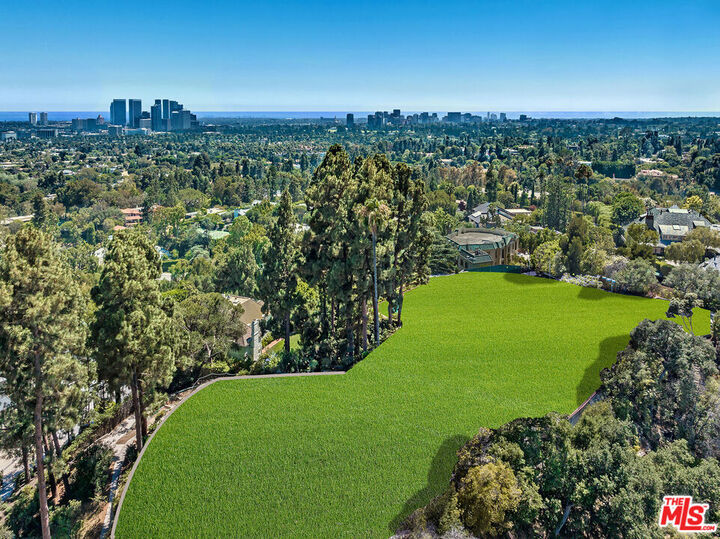 Property Photo:  1005 N Alpine Drive  CA 90210 