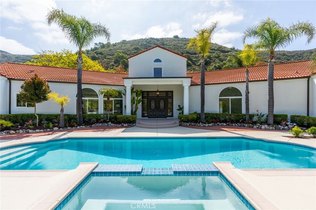 Property Photo: 44240 La Cruz Drive CA 92590