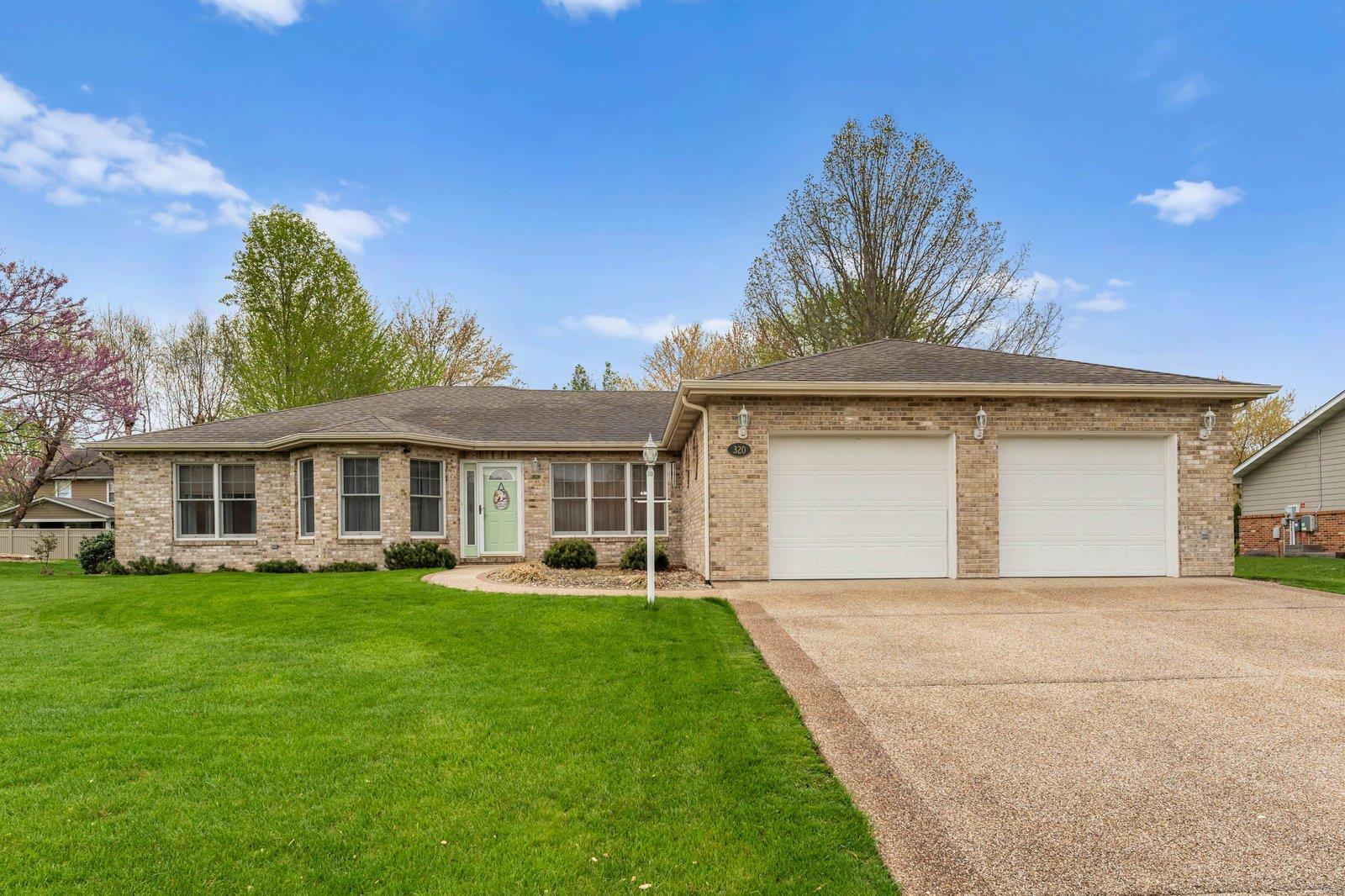 Property Photo: 320 Lake Forest Drive IL 62220