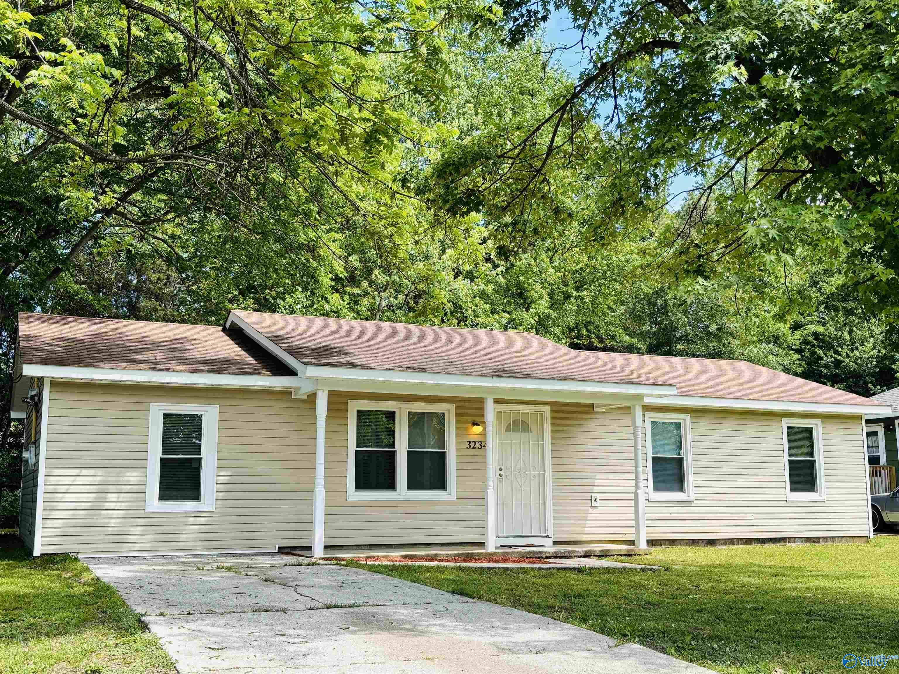 Property Photo: 3234 Uvalde Lane NW AL 35810